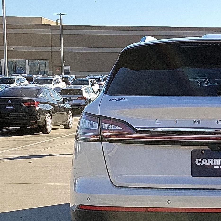 Thumbnail: 2019 Lincoln Nautilus - 6