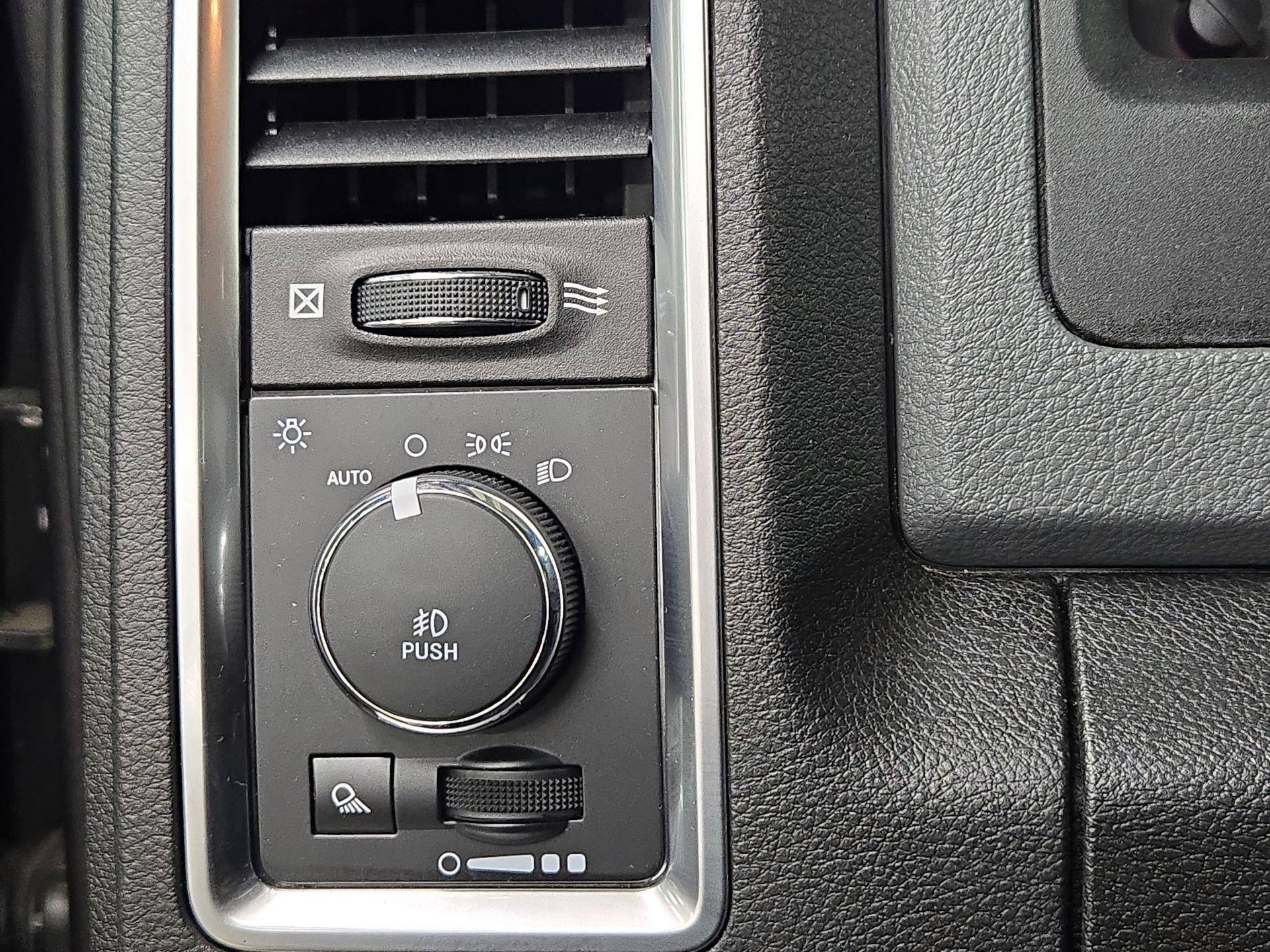 Thumbnail: 2019 RAM 1500 Classic - 13