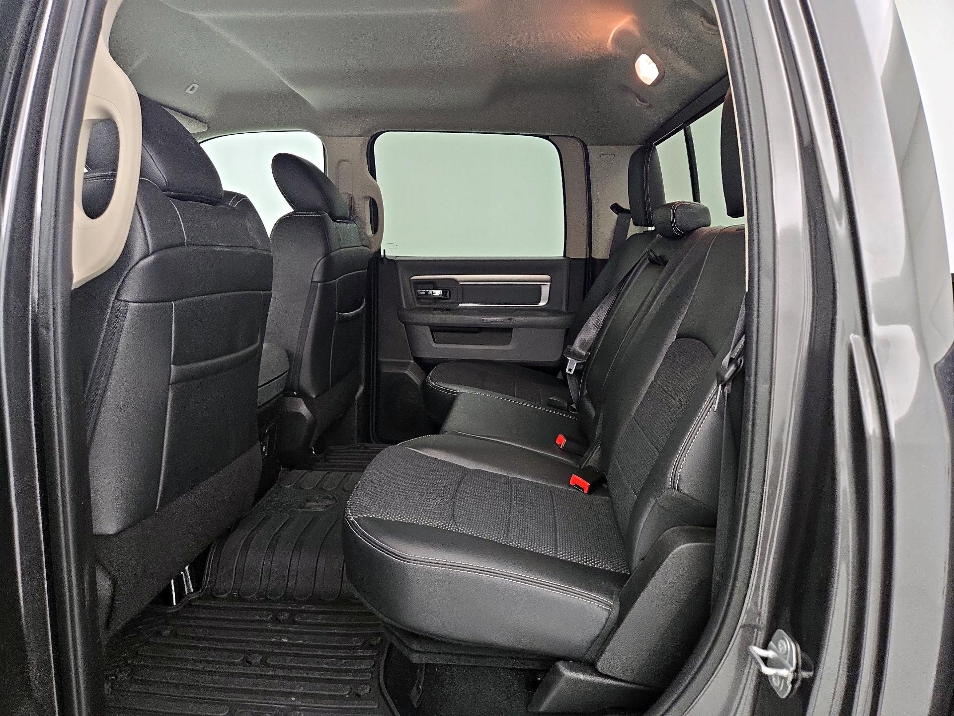 Thumbnail: 2019 RAM 1500 Classic - 19