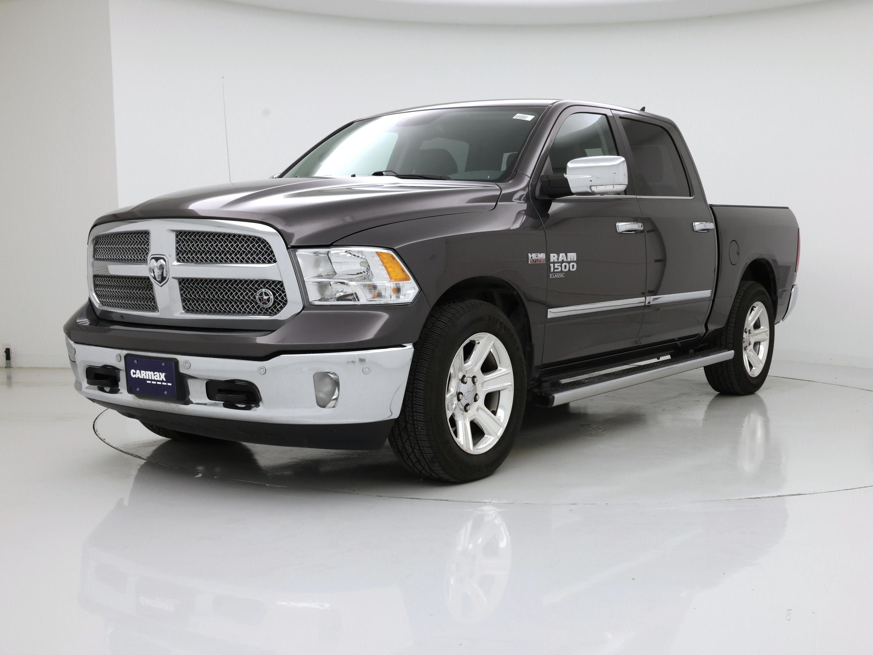 Thumbnail: 2019 RAM 1500 Classic - 4