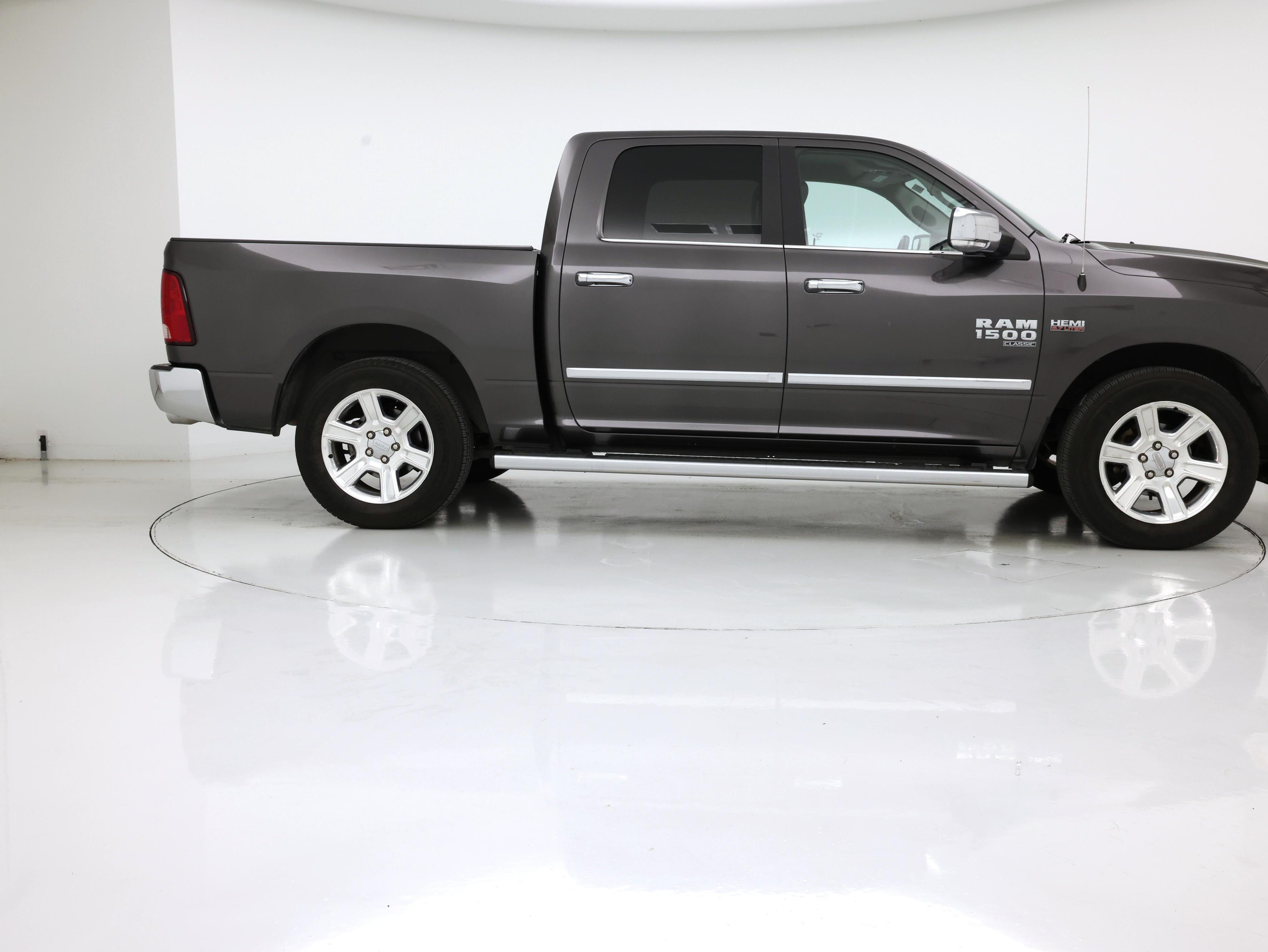 Thumbnail: 2019 RAM 1500 Classic - 7