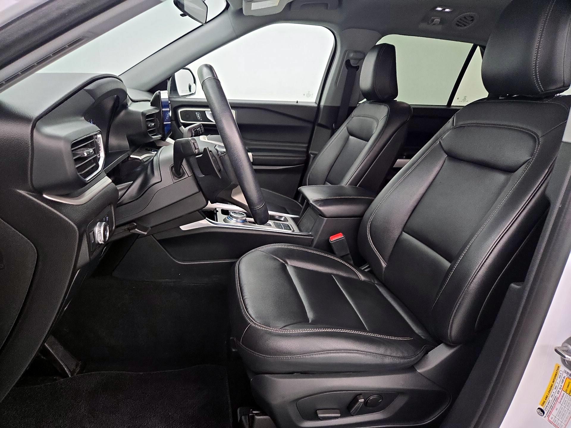 Thumbnail: 2020 Ford Explorer - 11