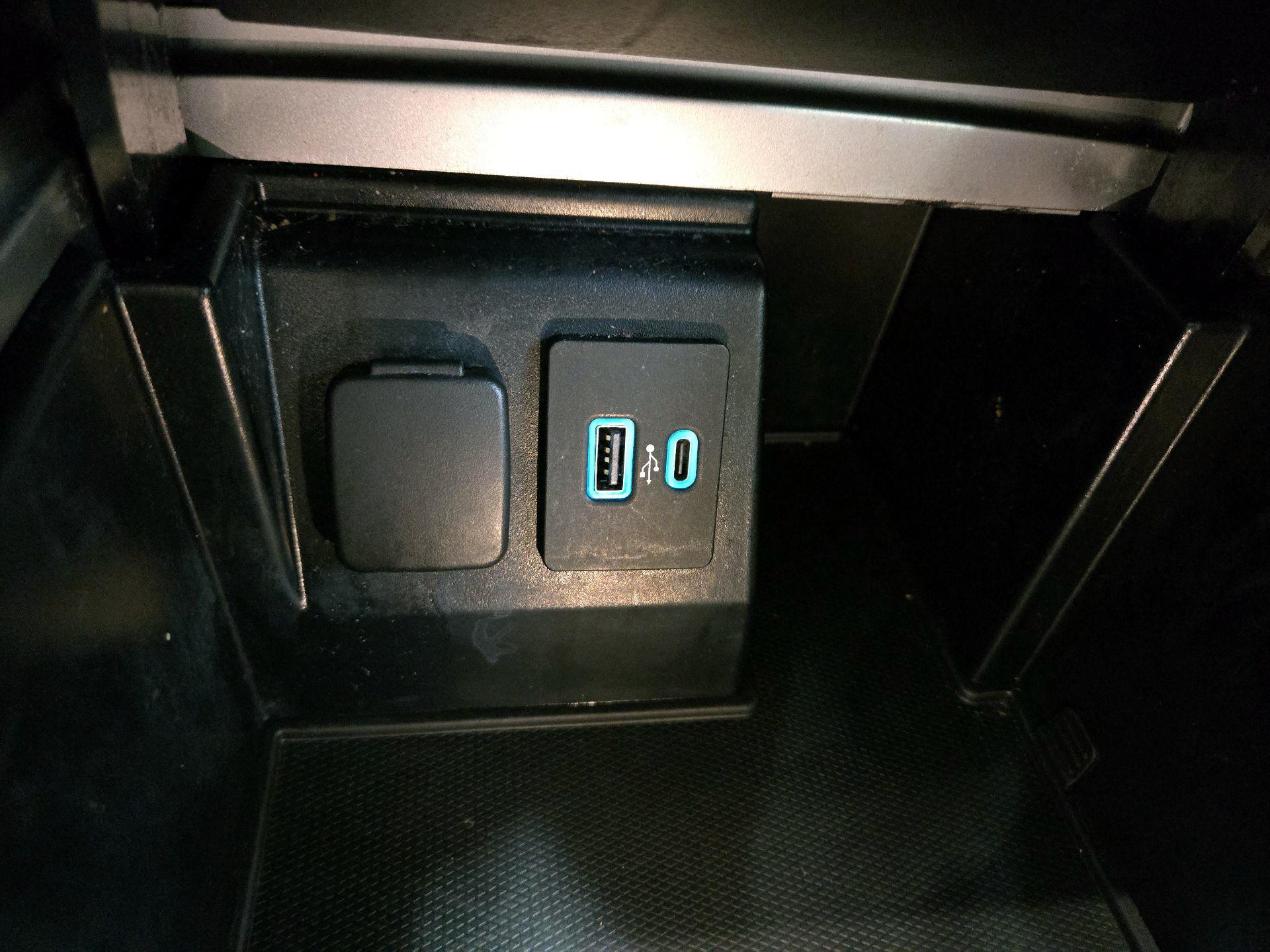 Thumbnail: 2020 Ford Explorer - 19