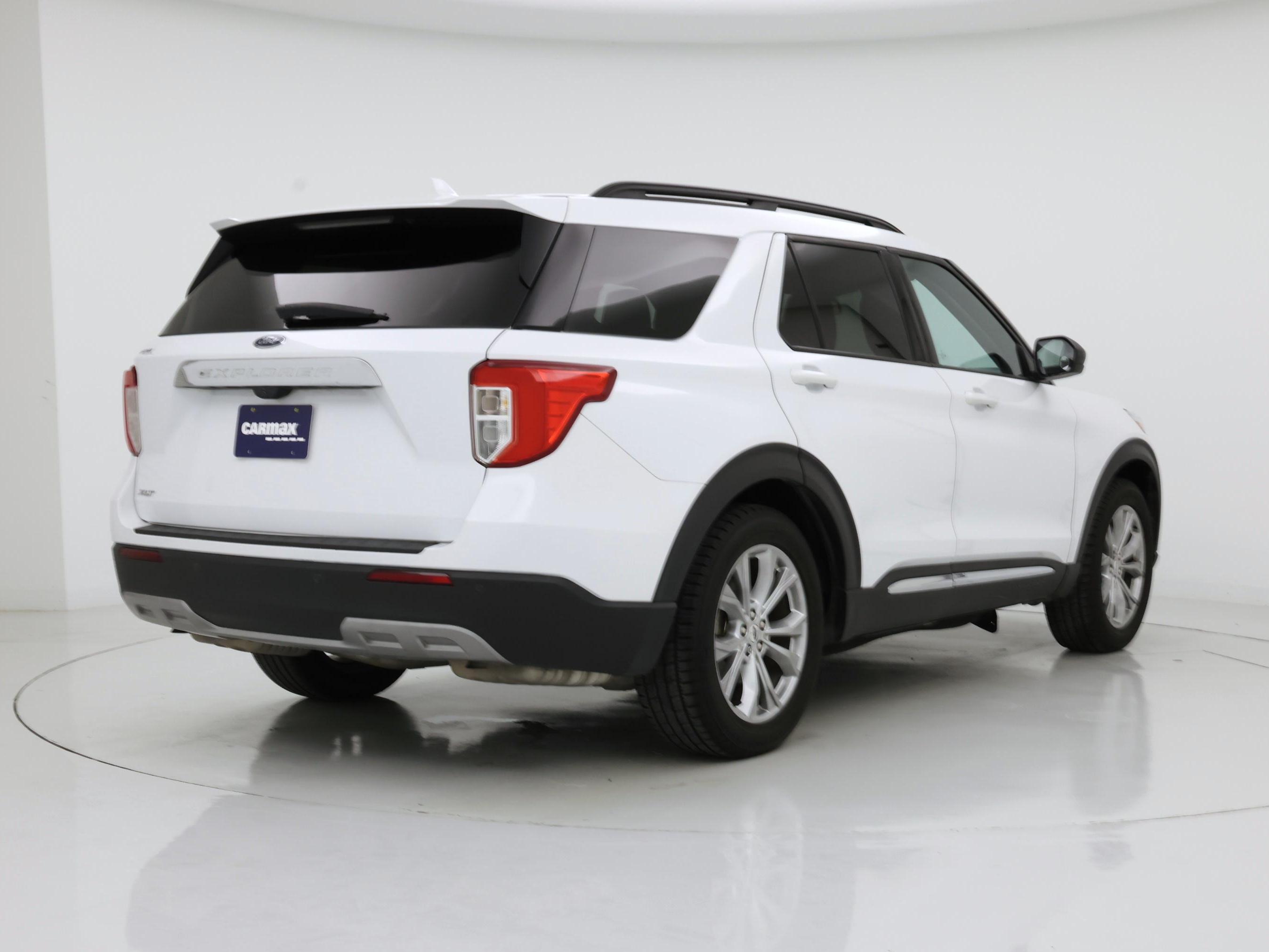Thumbnail: 2020 Ford Explorer - 8
