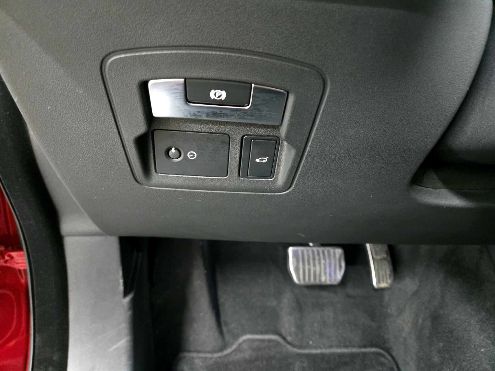 Thumbnail: 2019 Land Rover Range Rover Velar - 13