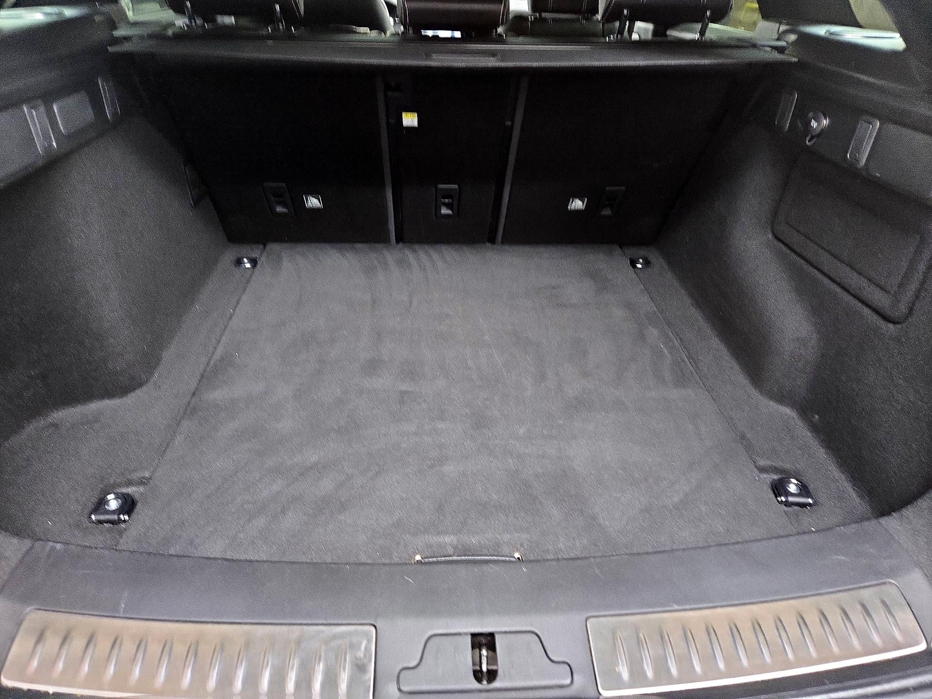 Thumbnail: 2019 Land Rover Range Rover Velar - 18