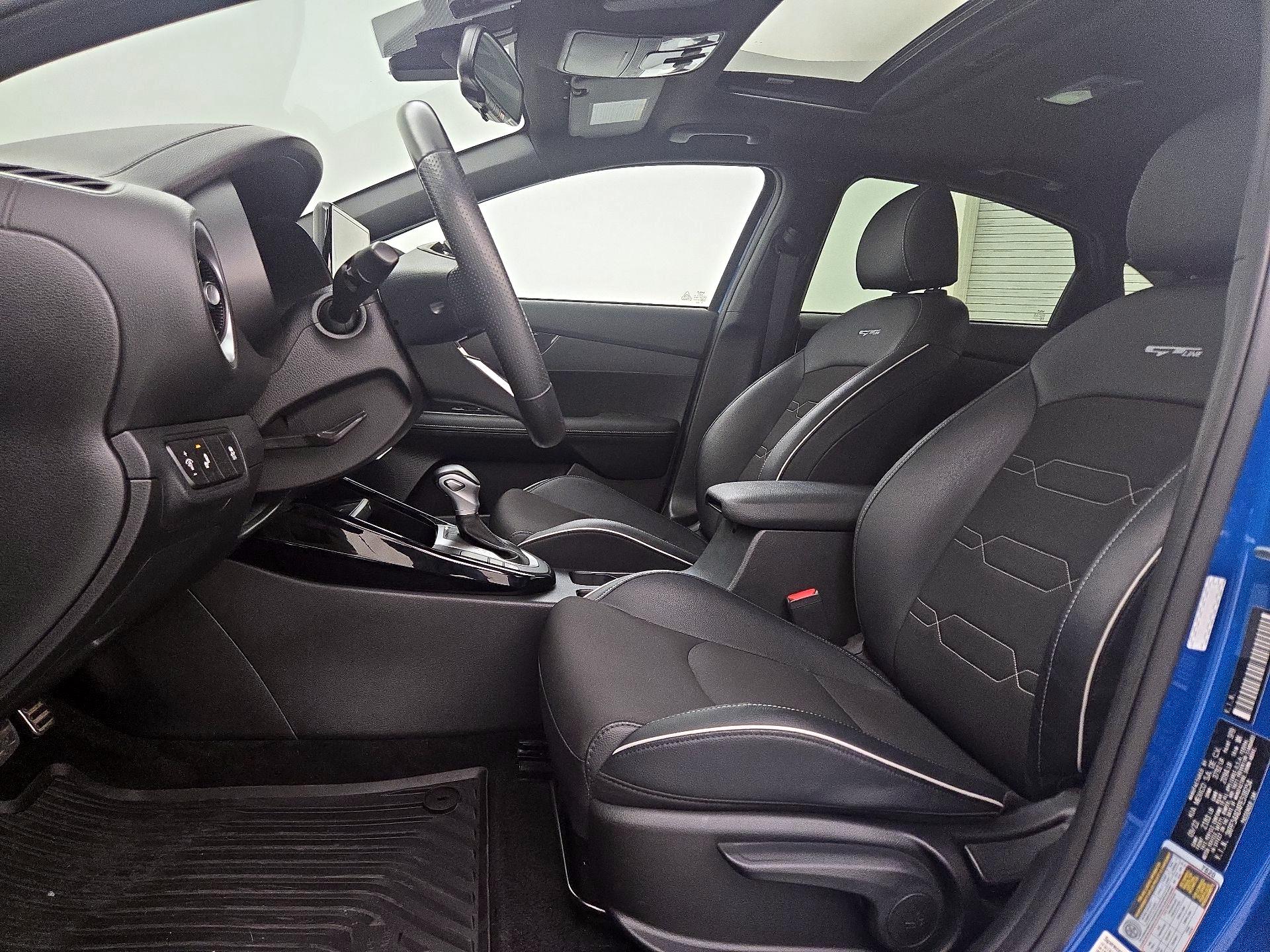 Thumbnail: 2023 Kia Forte - 11