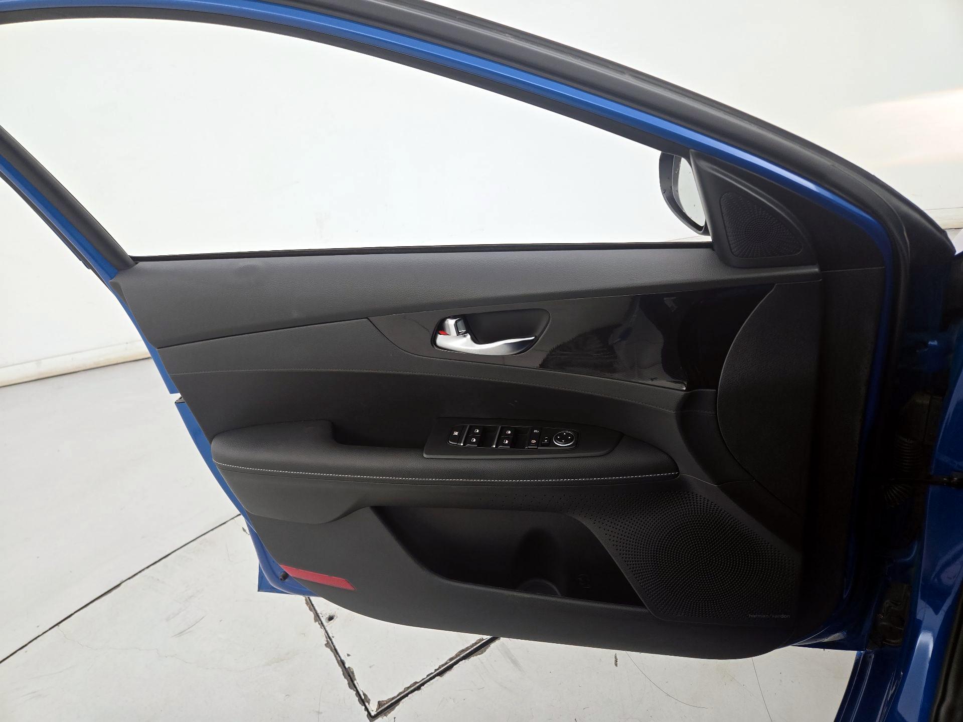 Thumbnail: 2023 Kia Forte - 12