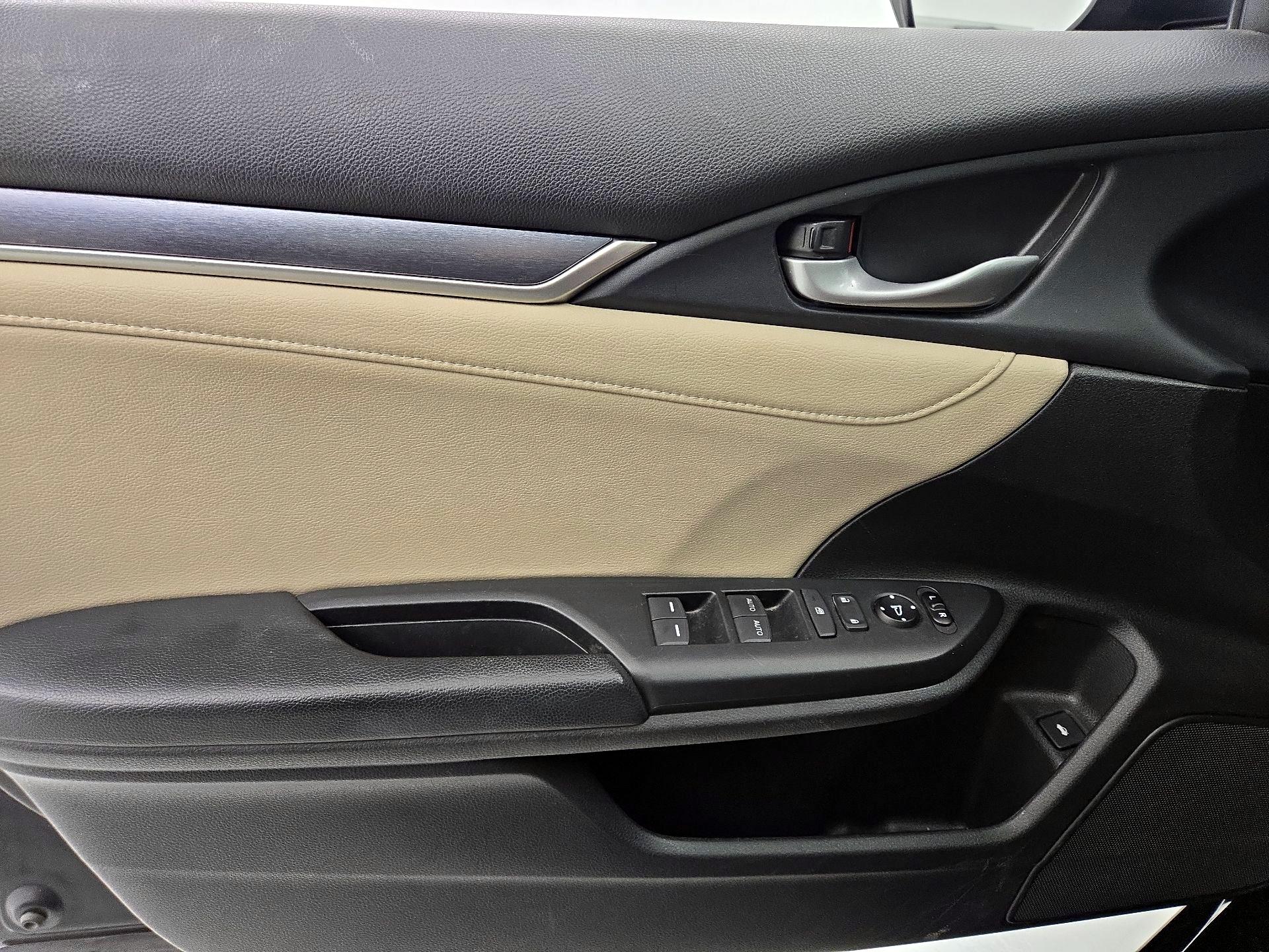 Thumbnail: 2017 Honda Civic - 12