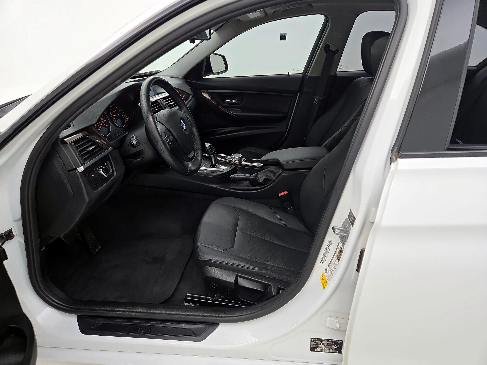 Thumbnail: 2015 BMW 3 Series - 11