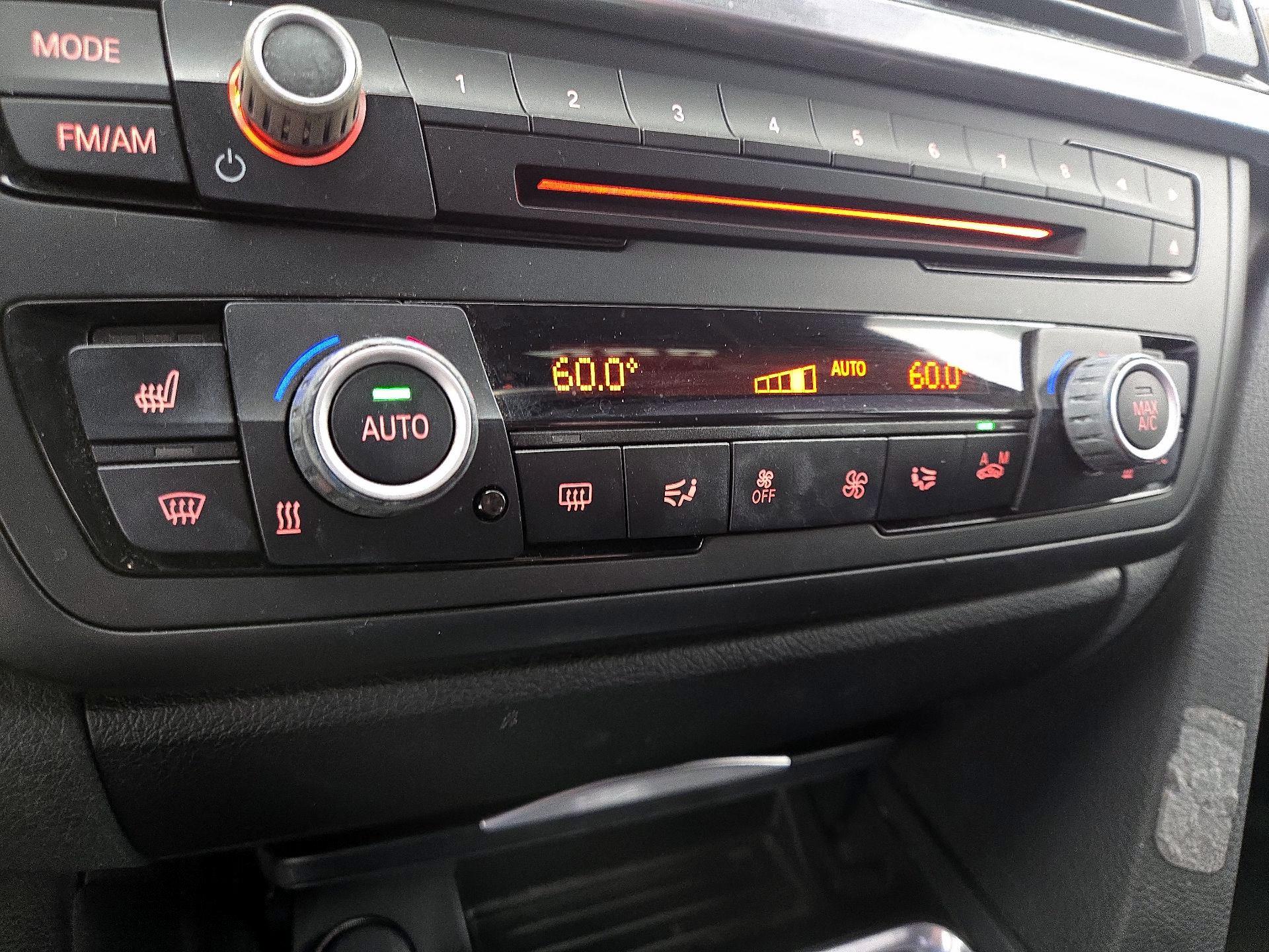 Thumbnail: 2015 BMW 3 Series - 16