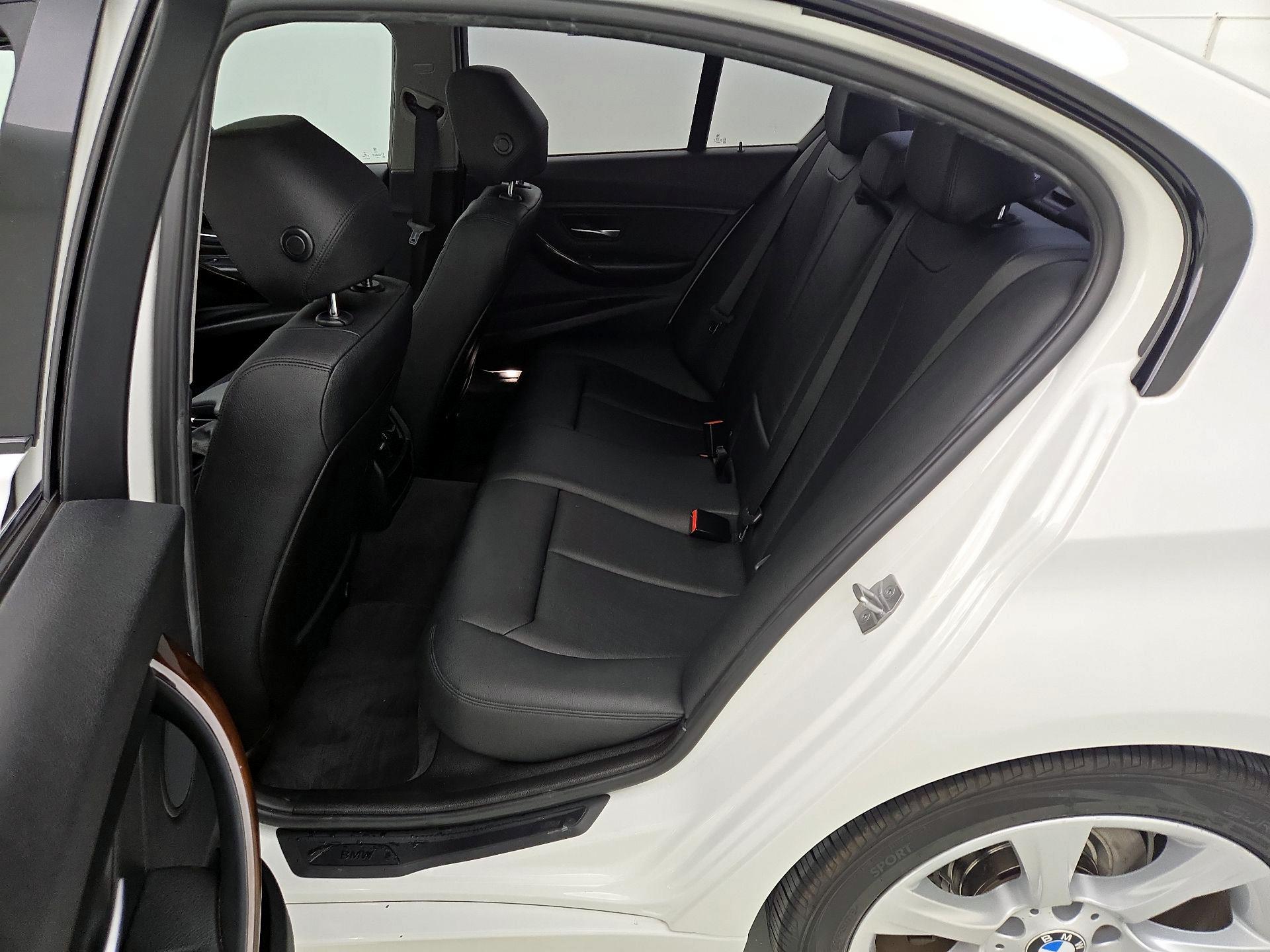 Thumbnail: 2015 BMW 3 Series - 20