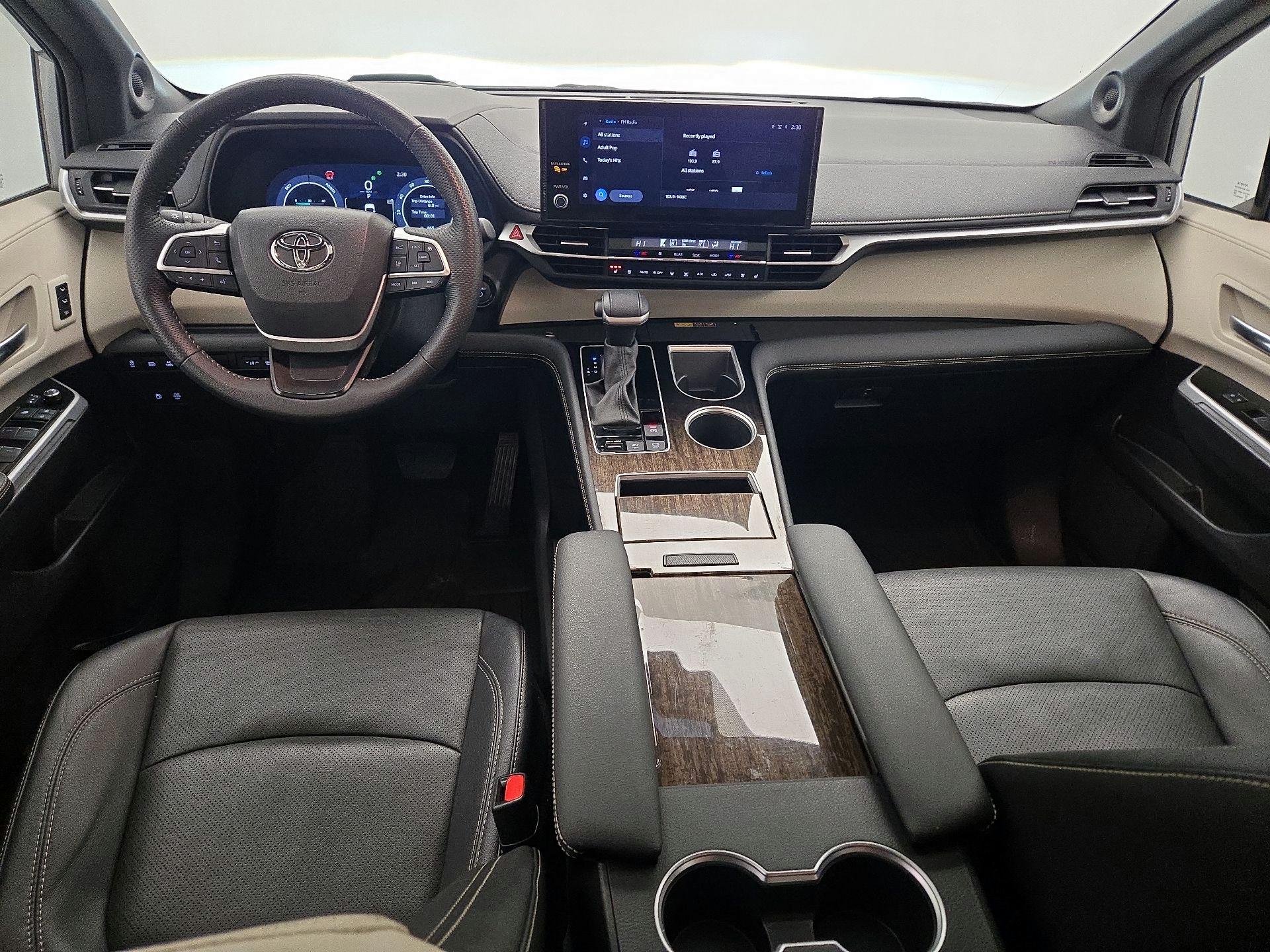 Thumbnail: 2025 Toyota Sienna - 9