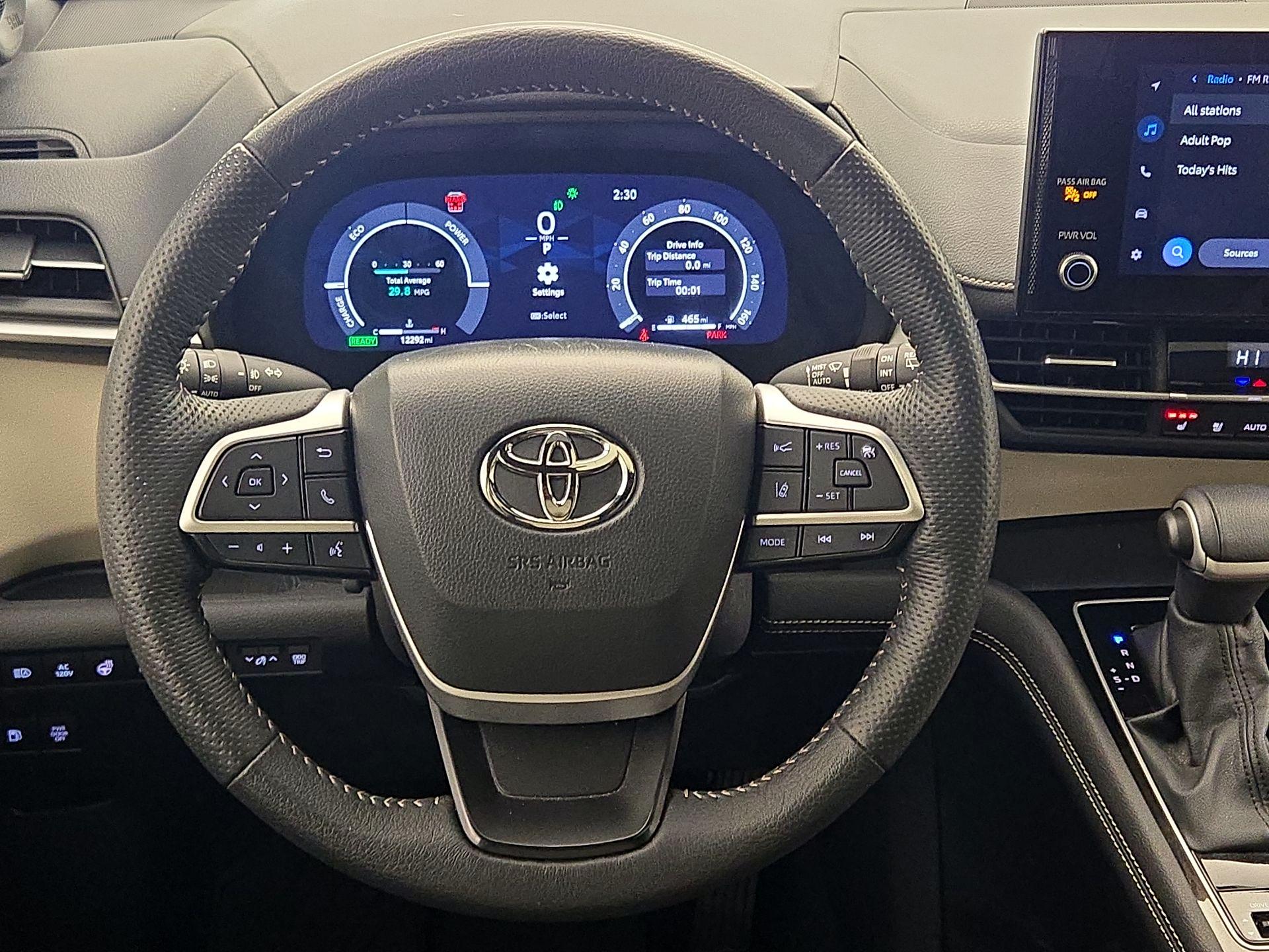 Thumbnail: 2025 Toyota Sienna - 10