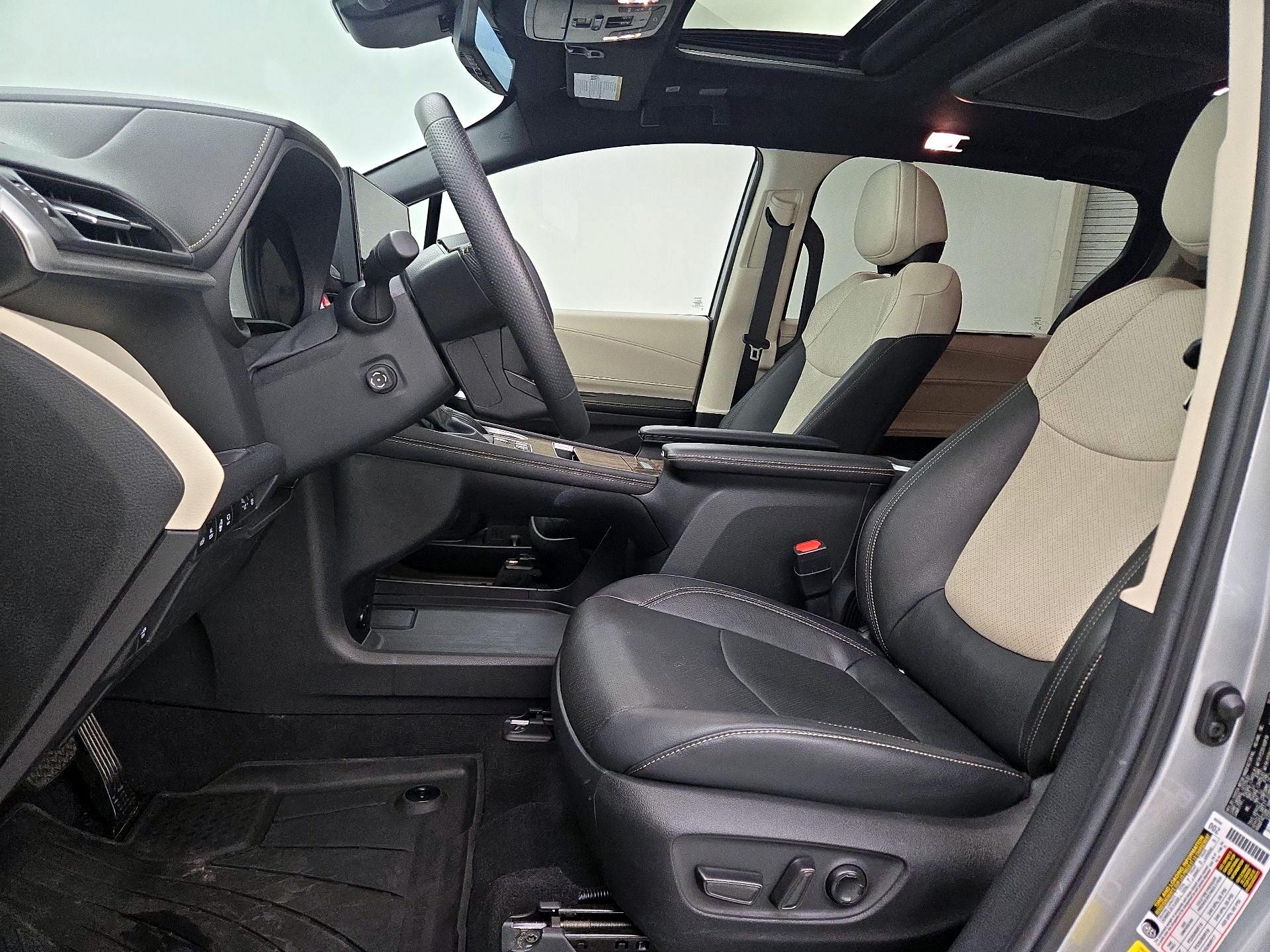 Thumbnail: 2025 Toyota Sienna - 11