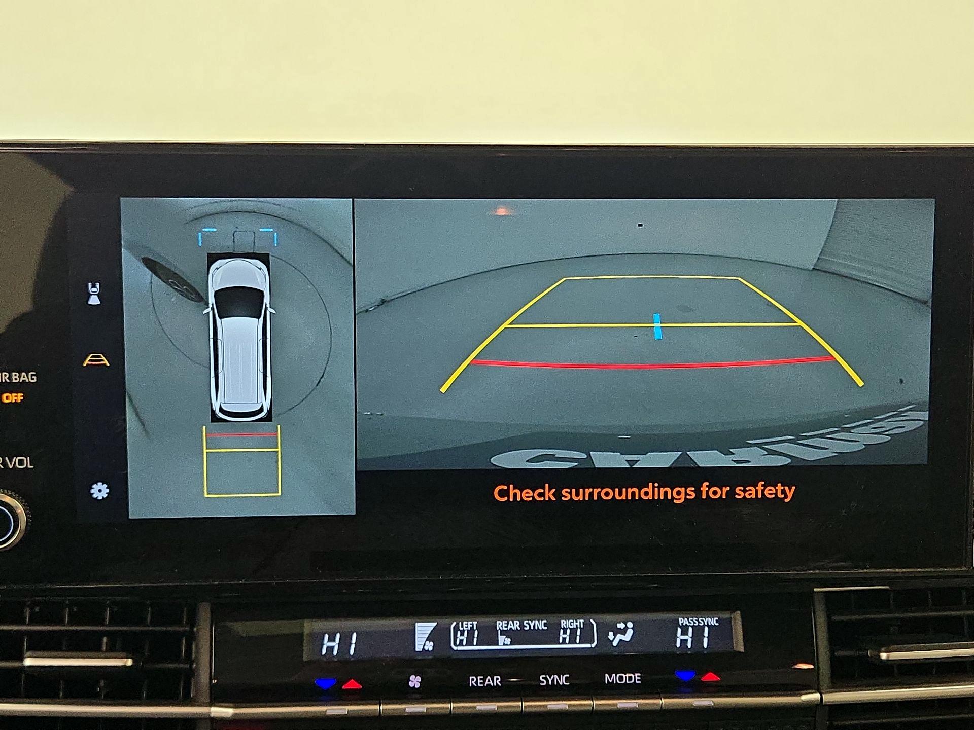 Thumbnail: 2025 Toyota Sienna - 14