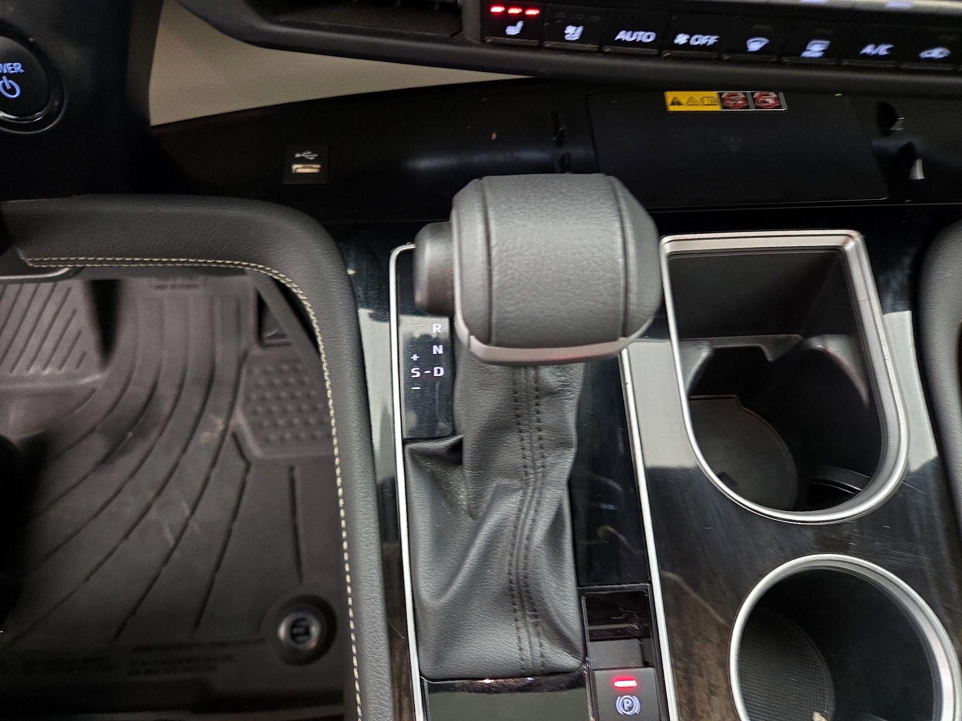 Thumbnail: 2025 Toyota Sienna - 17