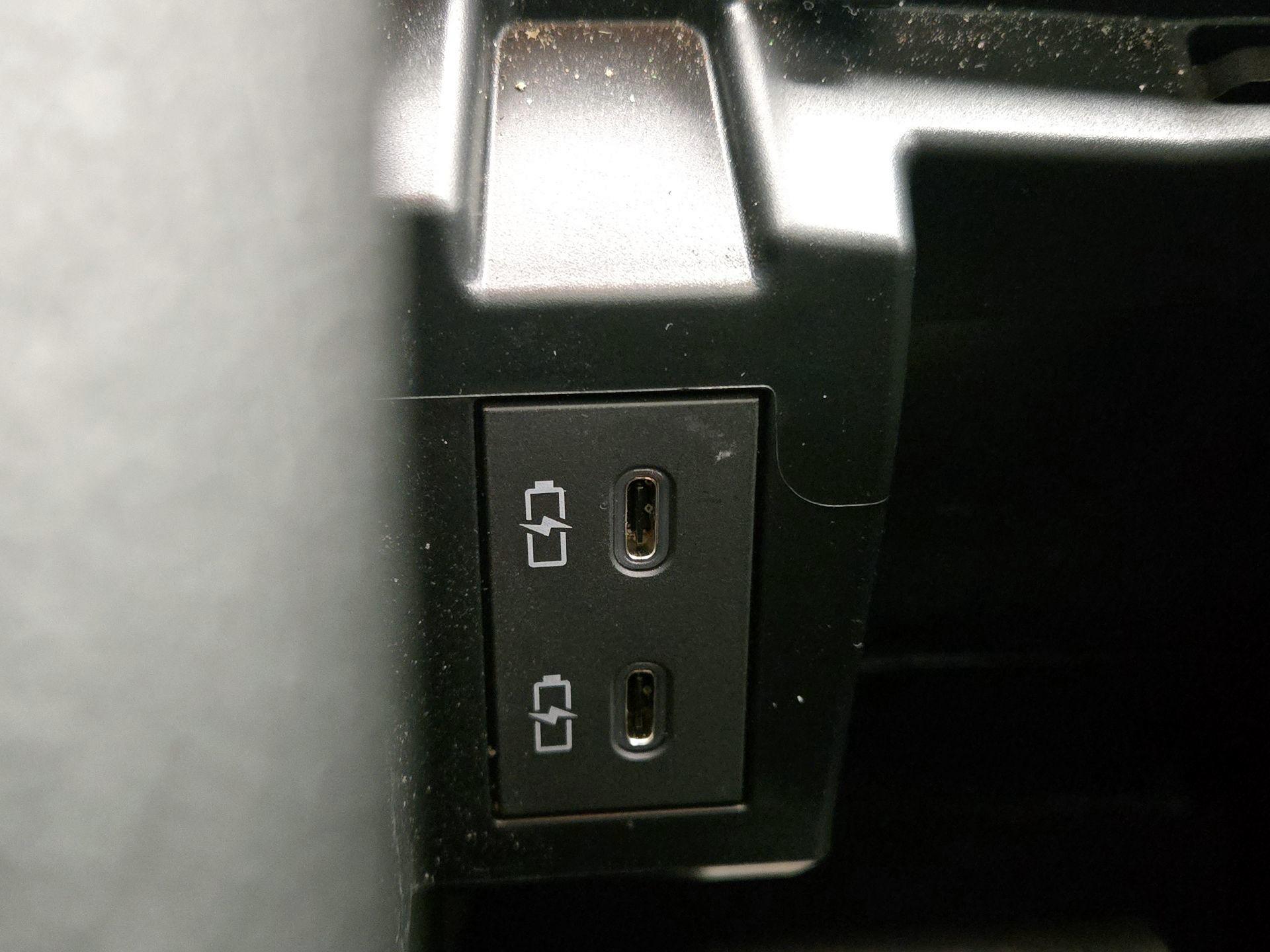 Thumbnail: 2025 Toyota Sienna - 18