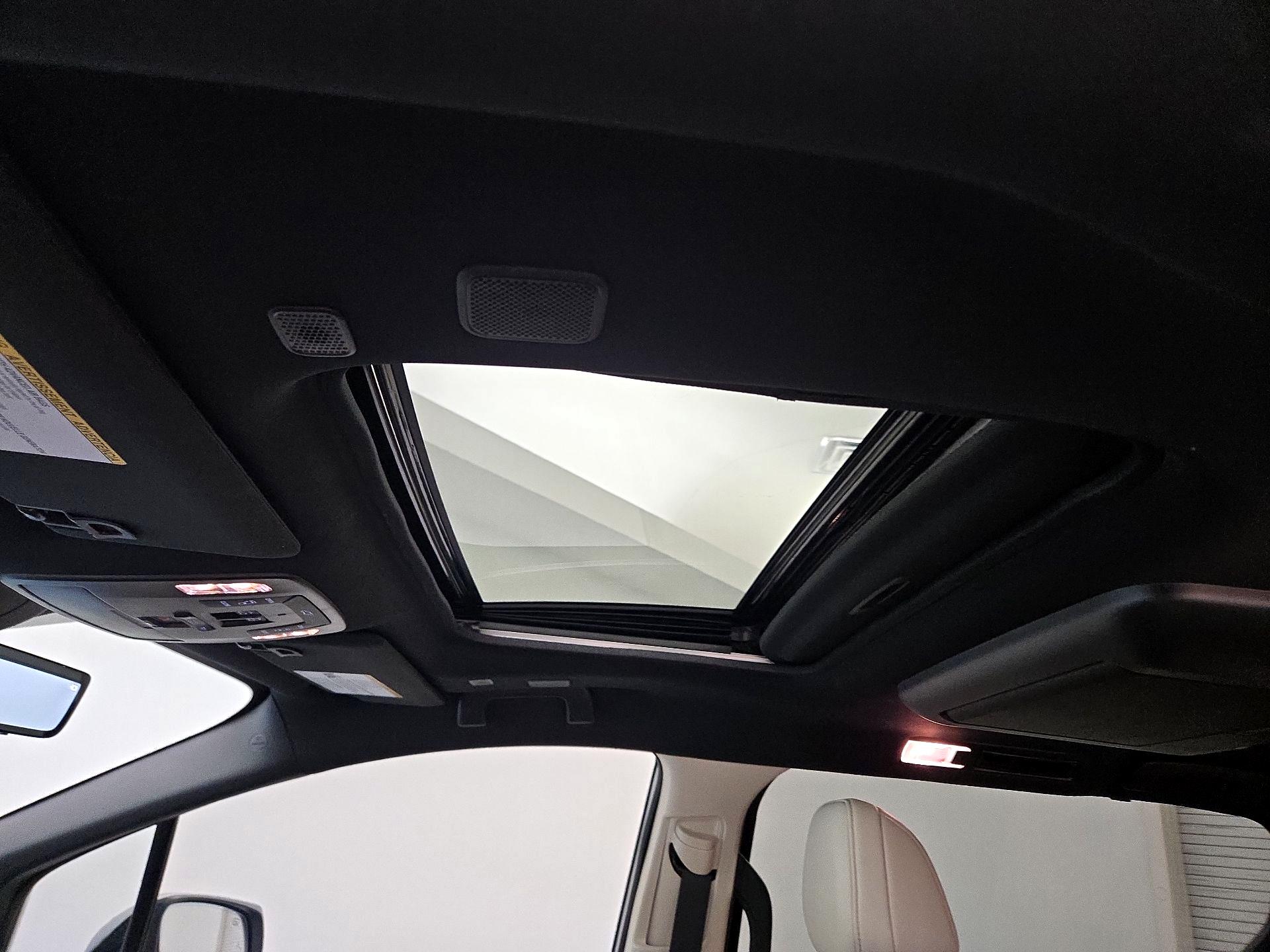 Thumbnail: 2025 Toyota Sienna - 19