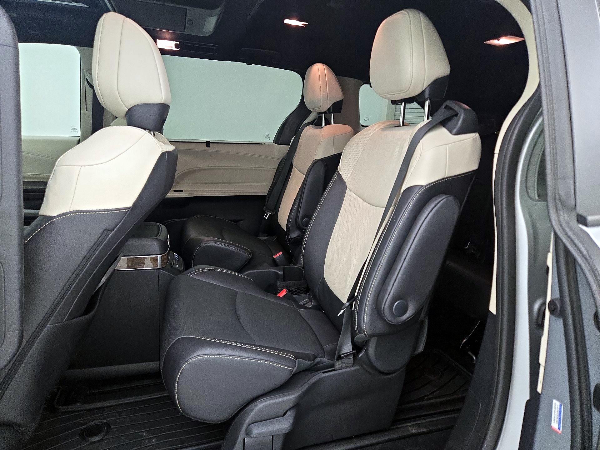 Thumbnail: 2025 Toyota Sienna - 20