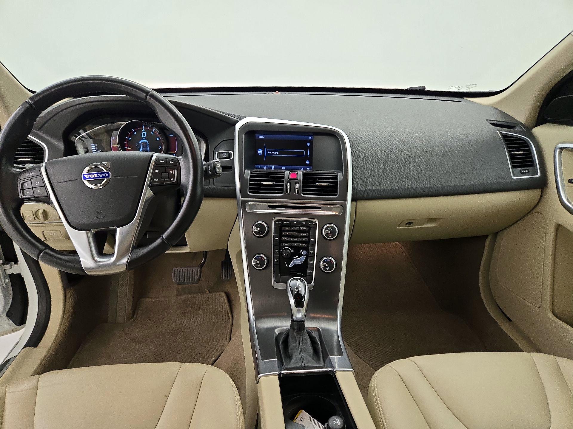 Thumbnail: 2015 Volvo XC60 - 9