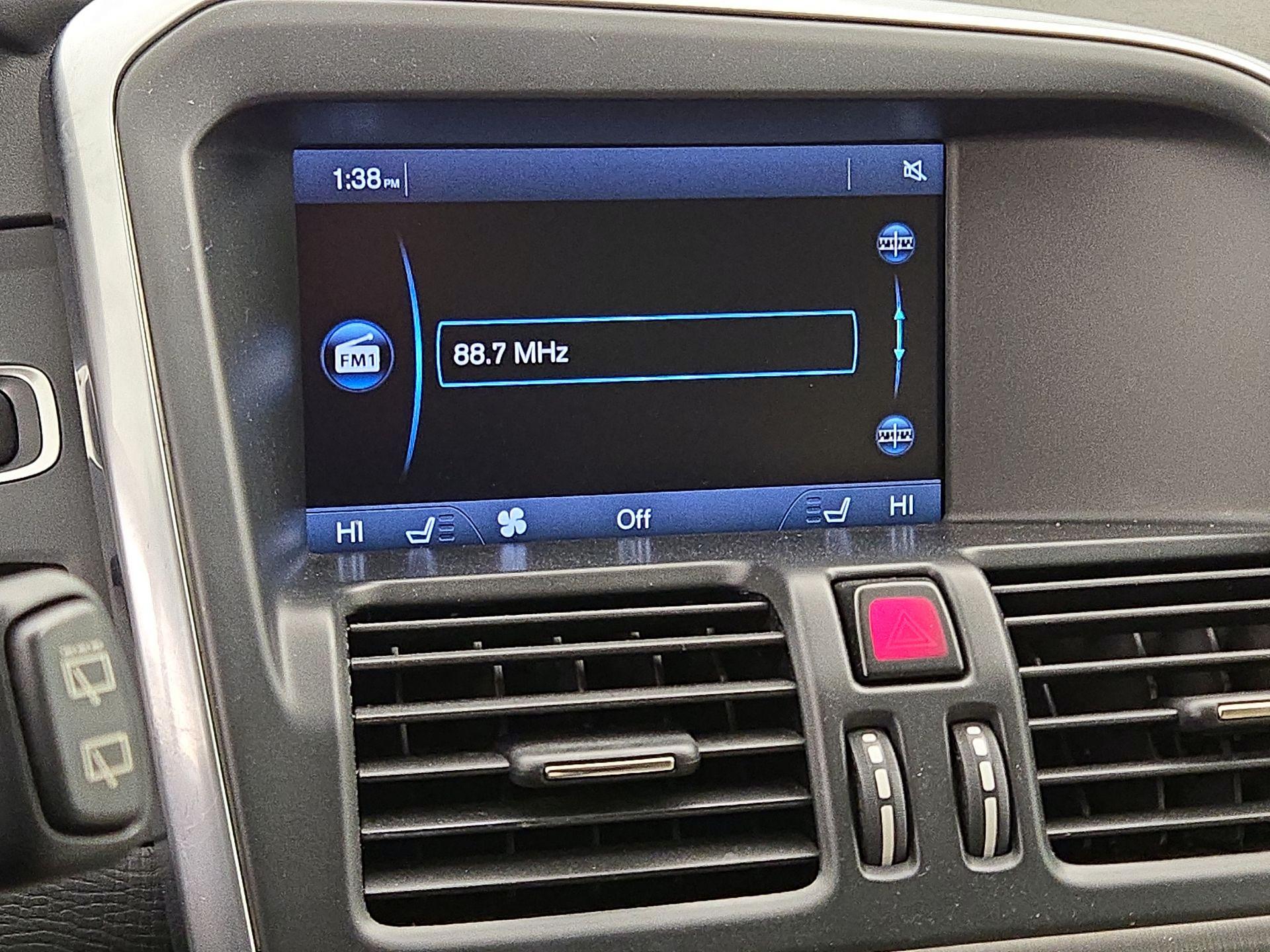 Thumbnail: 2015 Volvo XC60 - 14