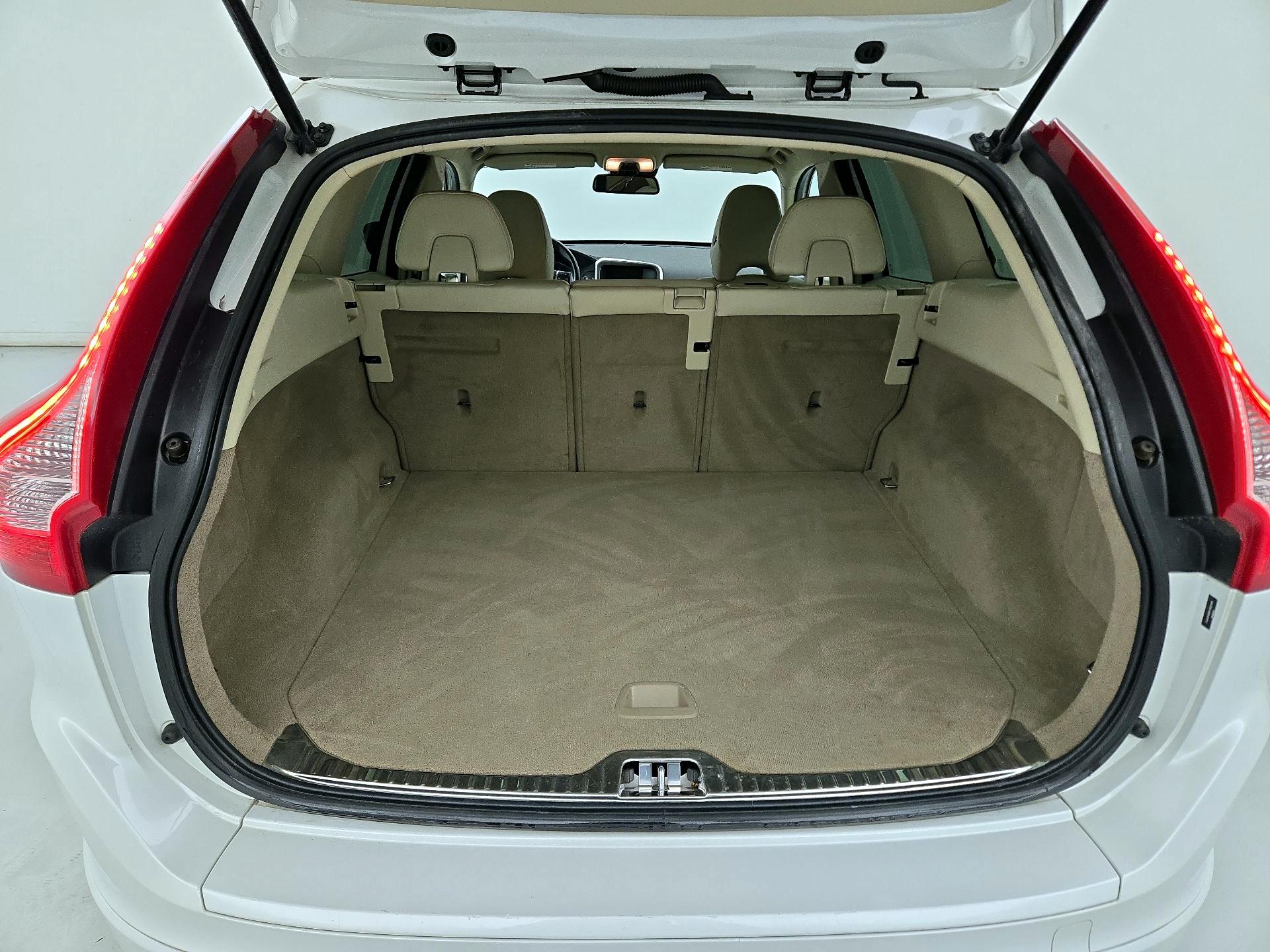 Thumbnail: 2015 Volvo XC60 - 19