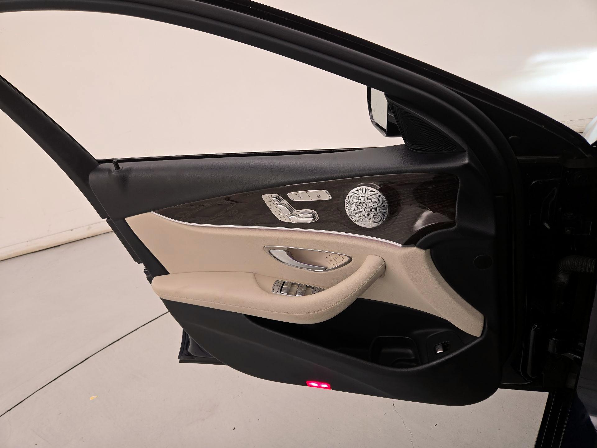 Thumbnail: 2019 Mercedes-Benz E-Class - 12