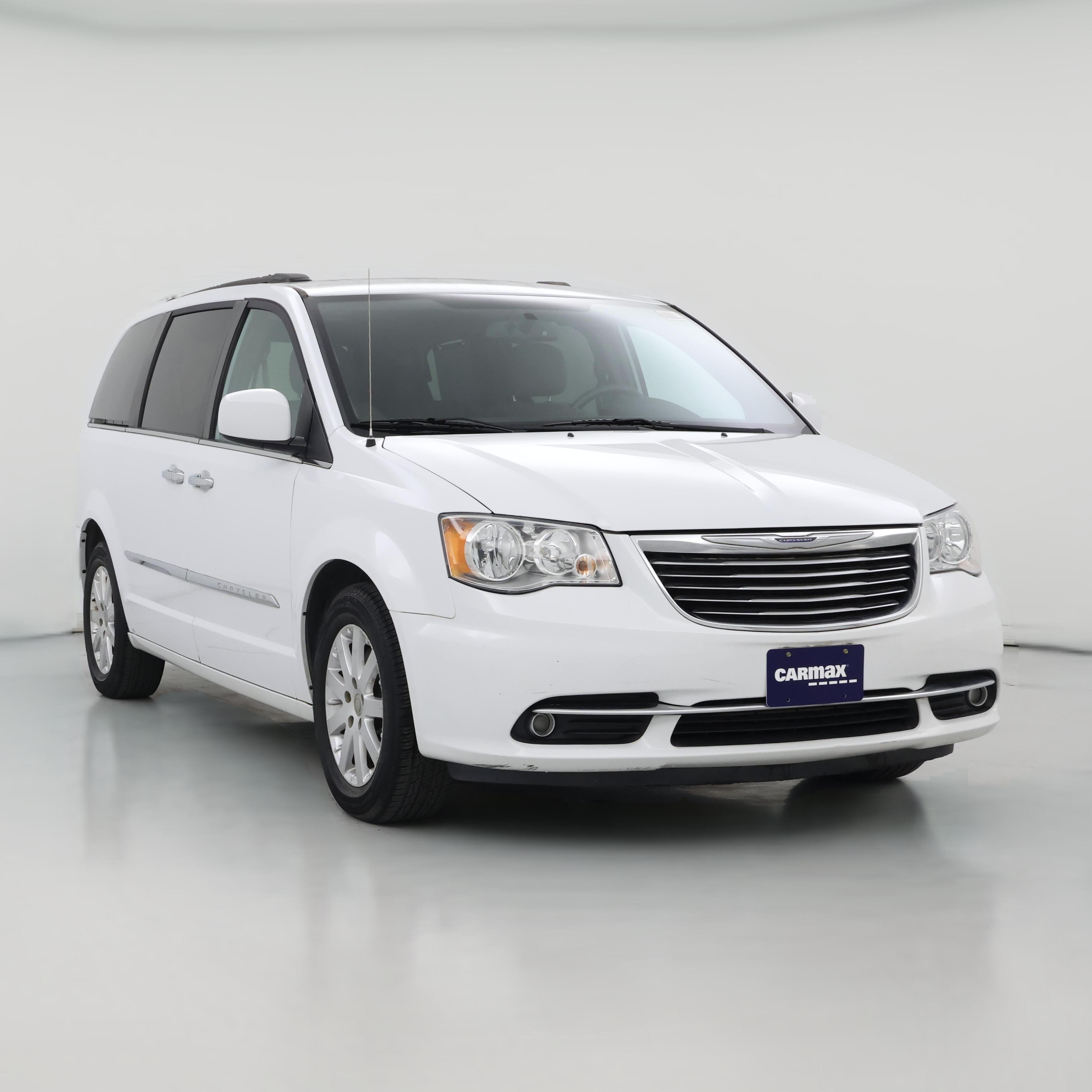 Thumbnail: 2016 Chrysler Town & Country - 1