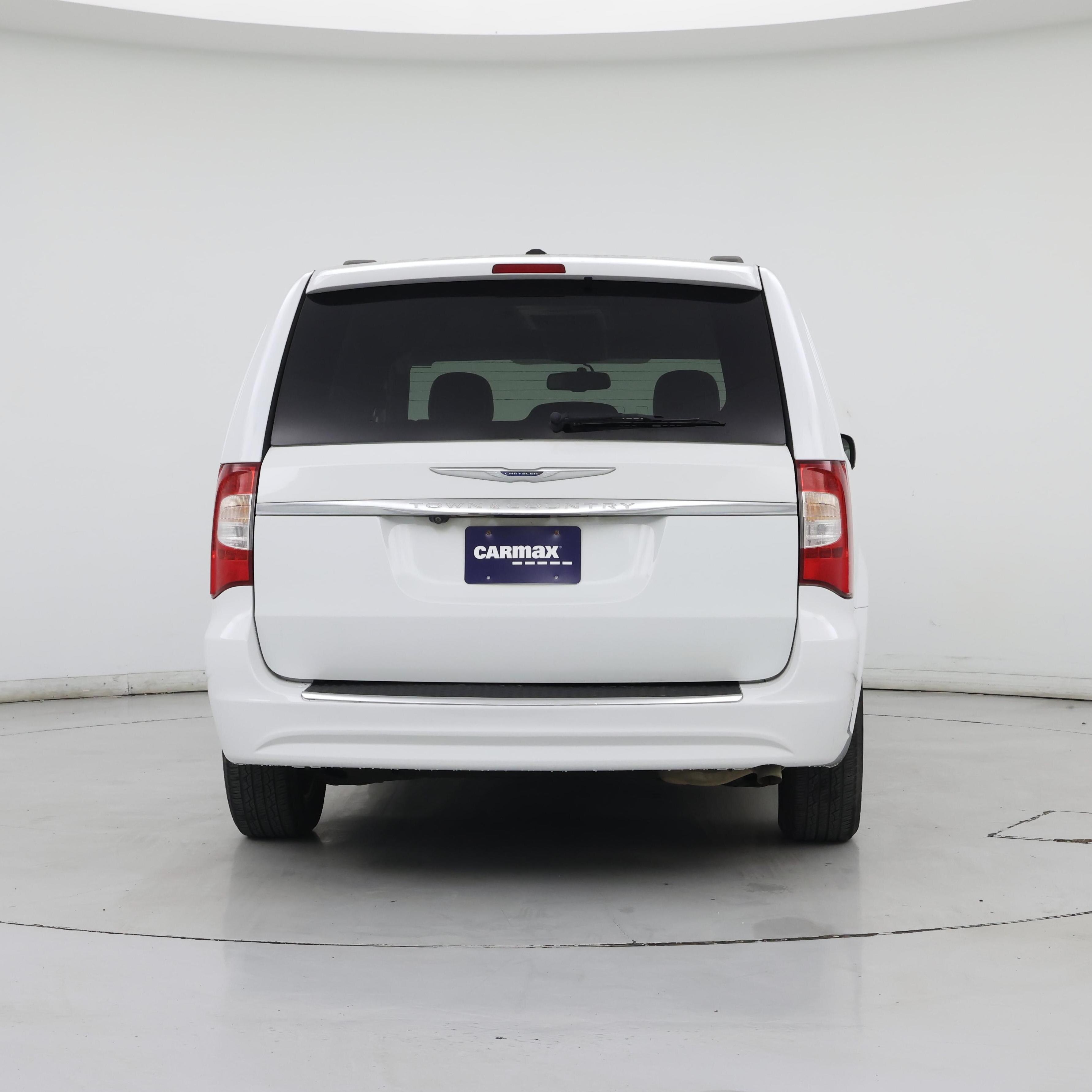 Thumbnail: 2016 Chrysler Town & Country - 6