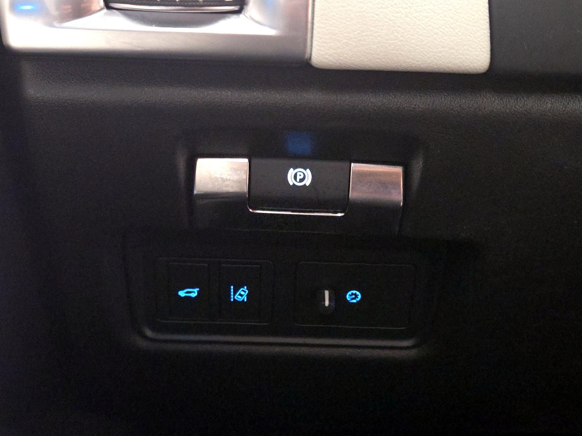 Thumbnail: 2019 Jaguar E-Pace - 13