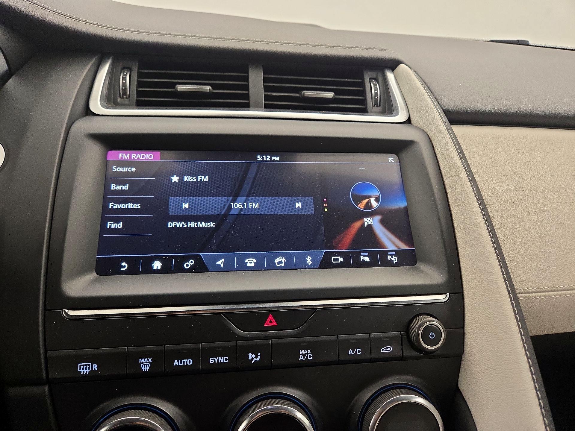 Thumbnail: 2019 Jaguar E-Pace - 16