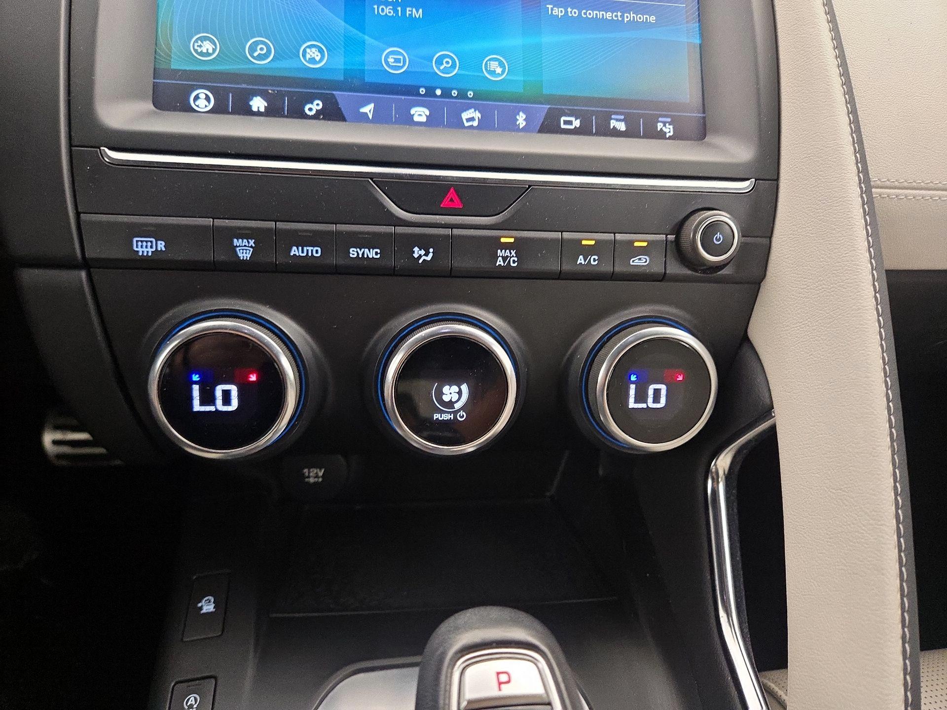 Thumbnail: 2019 Jaguar E-Pace - 17