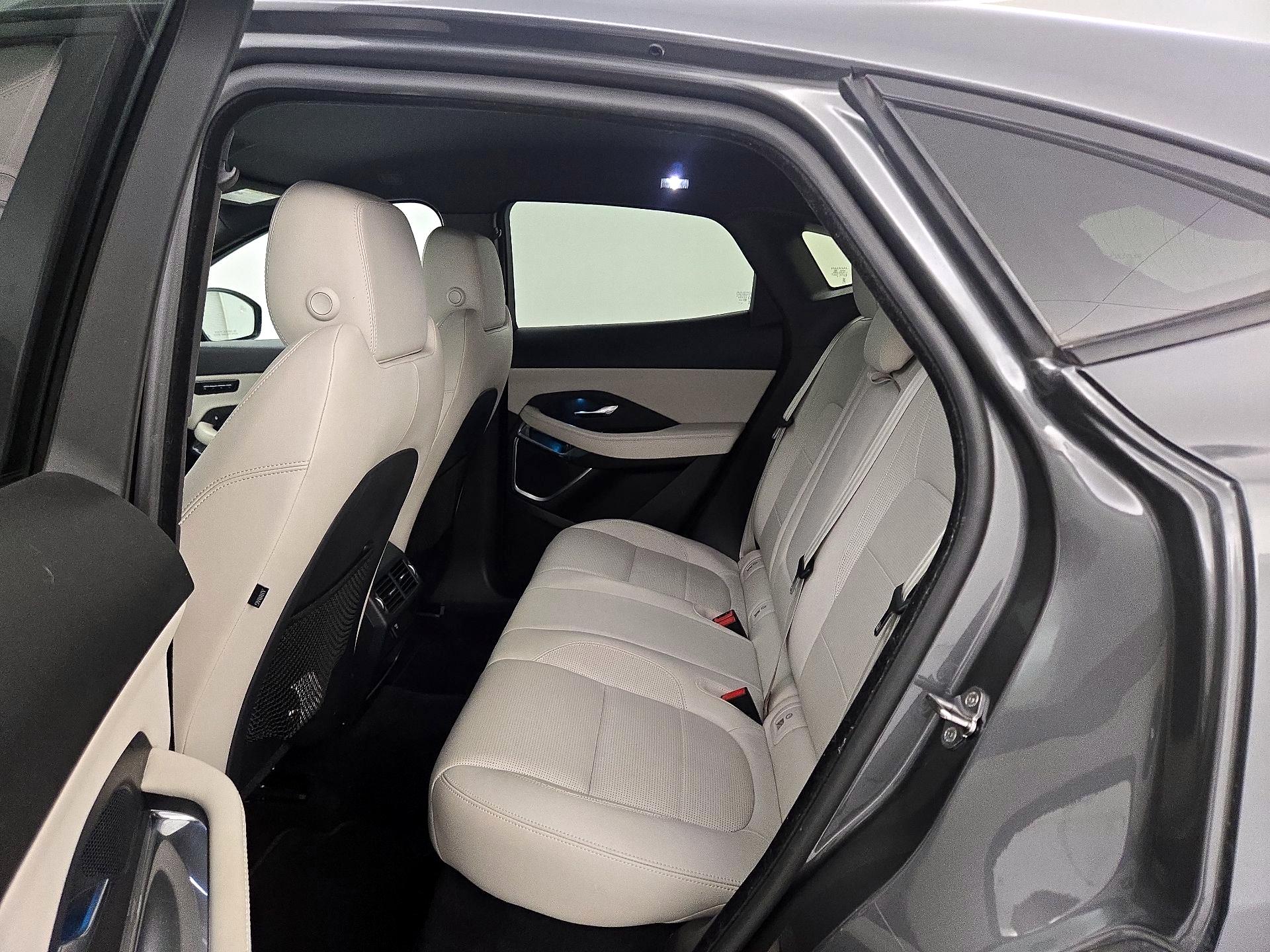 Thumbnail: 2019 Jaguar E-Pace - 20