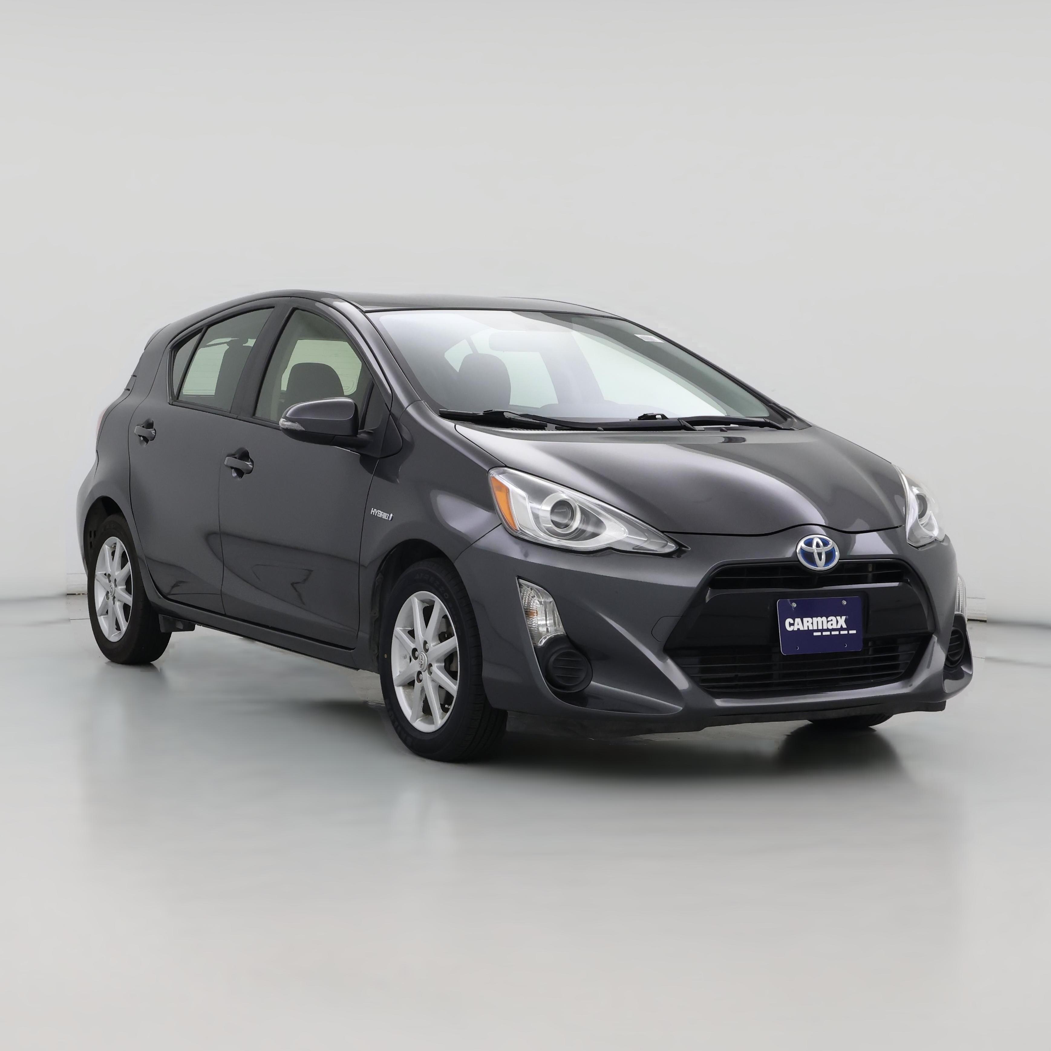 Thumbnail: 2015 Toyota Prius c - 1