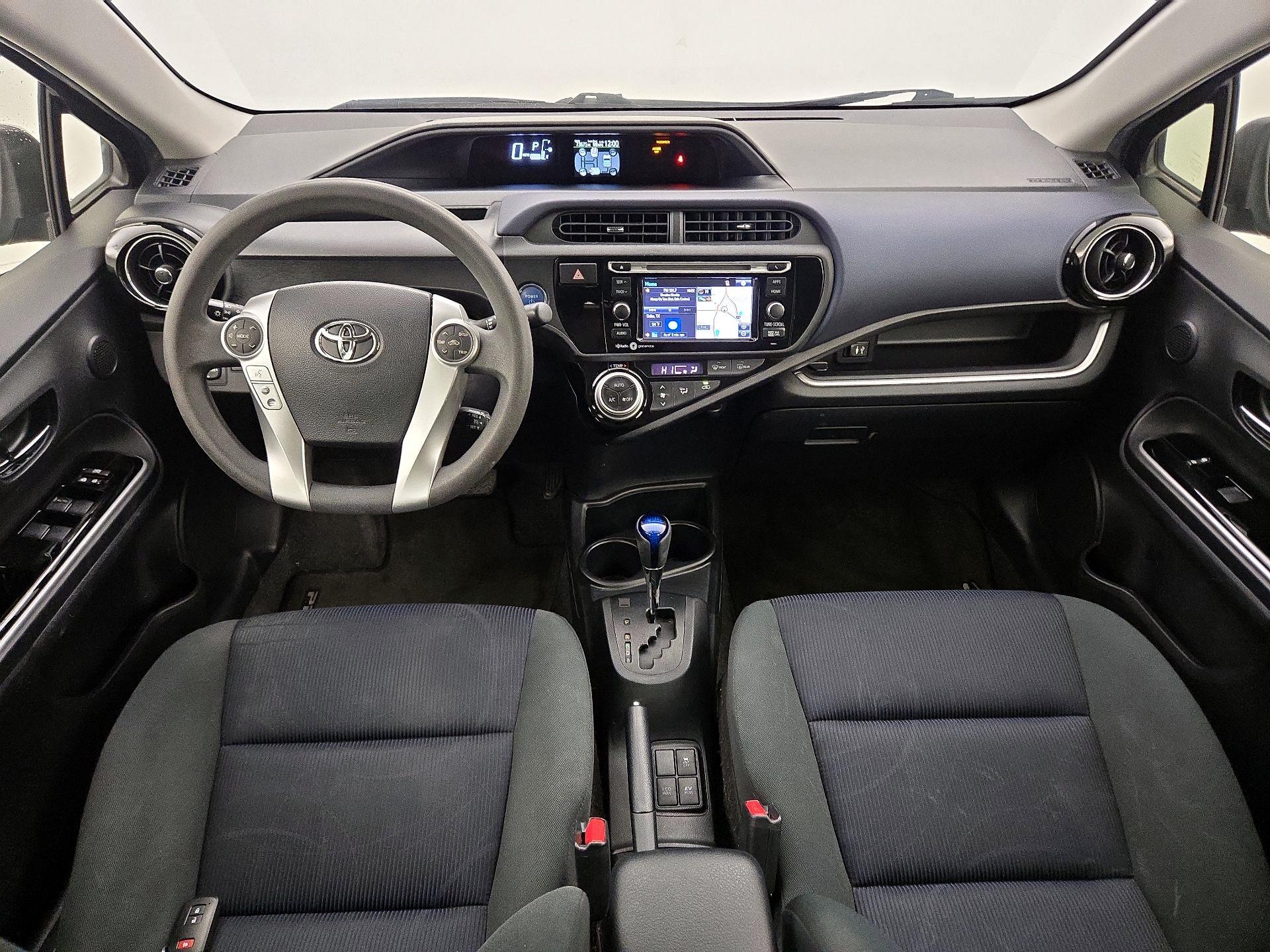 Thumbnail: 2015 Toyota Prius c - 9