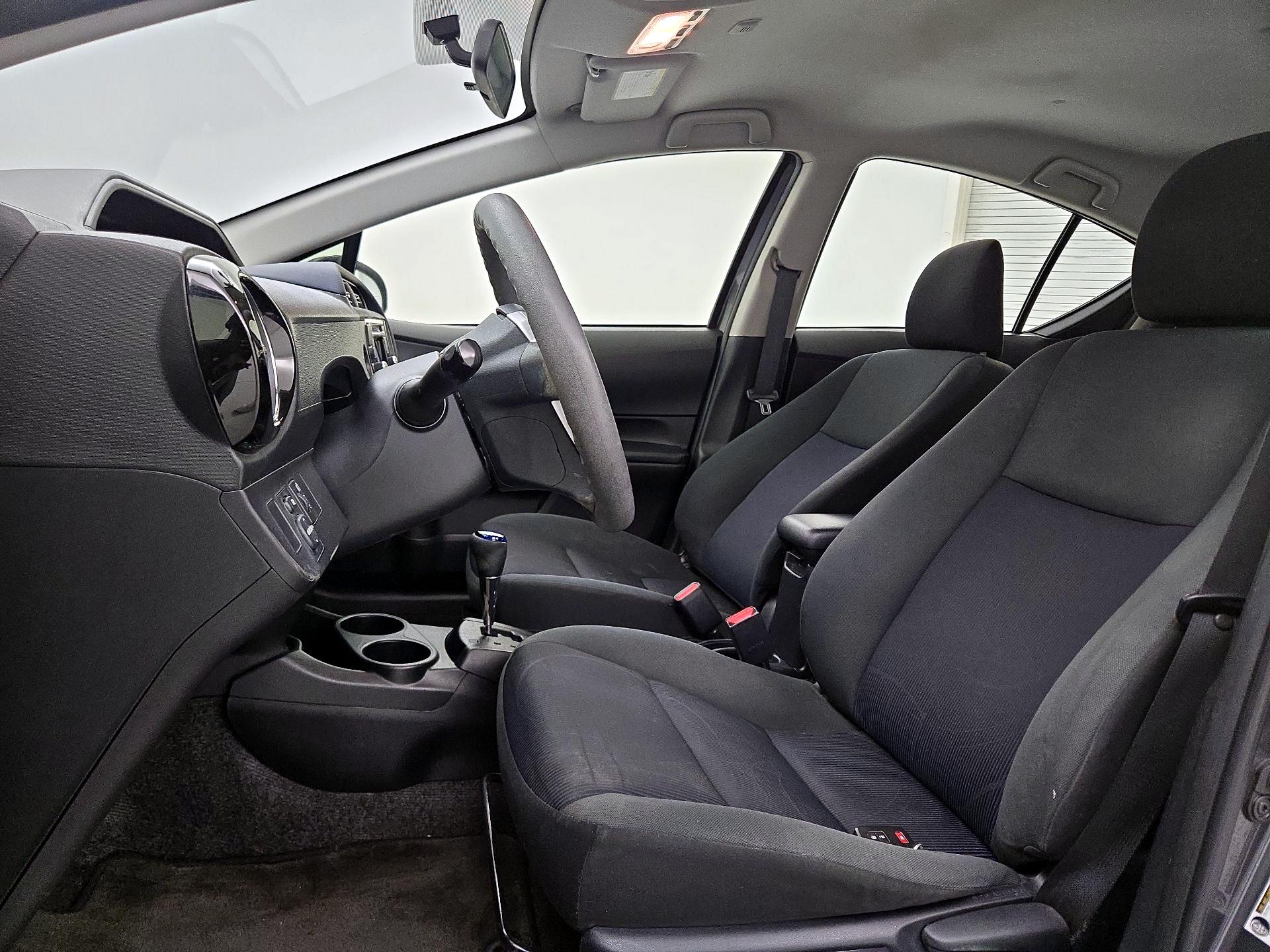 Thumbnail: 2015 Toyota Prius c - 11