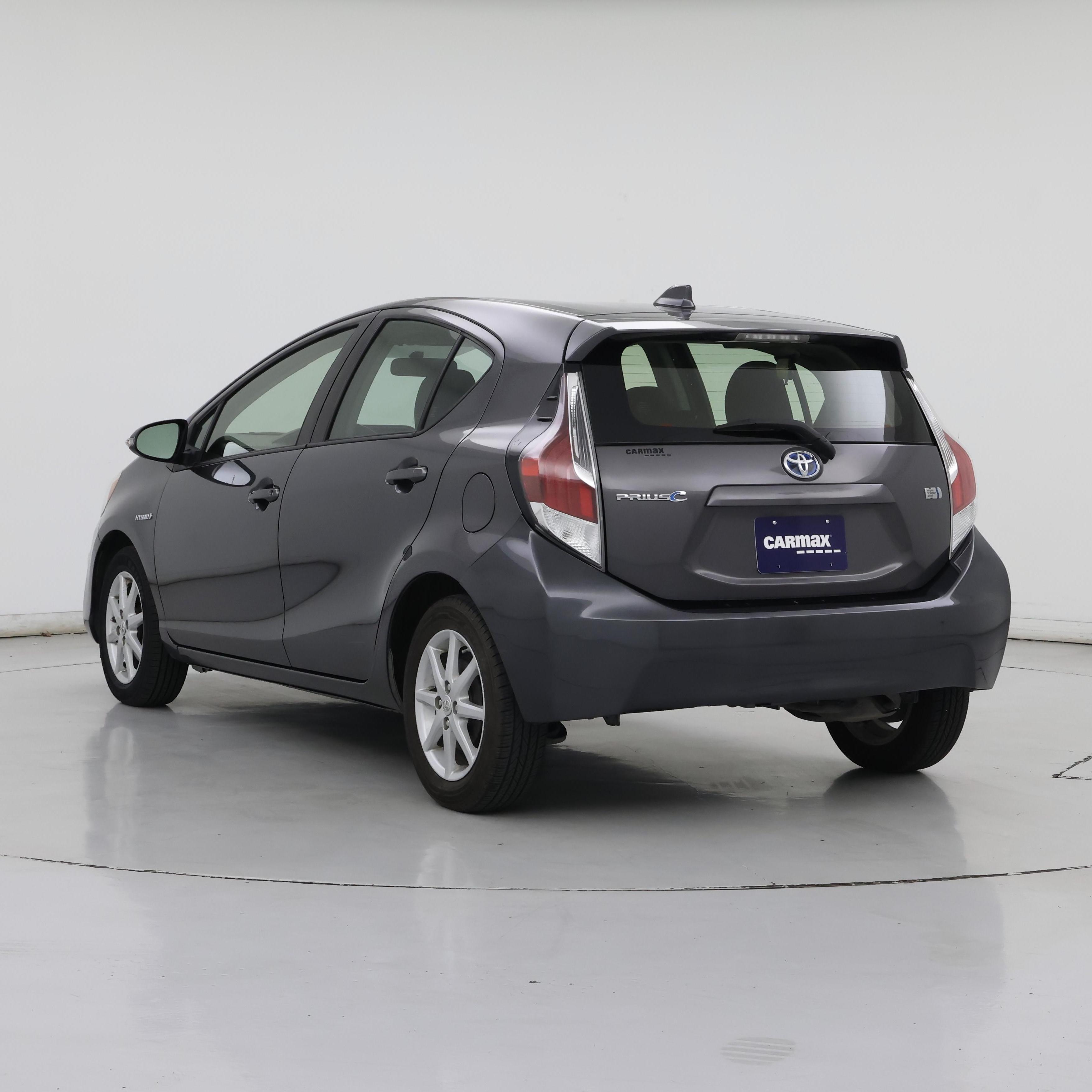 Thumbnail: 2015 Toyota Prius c - 2