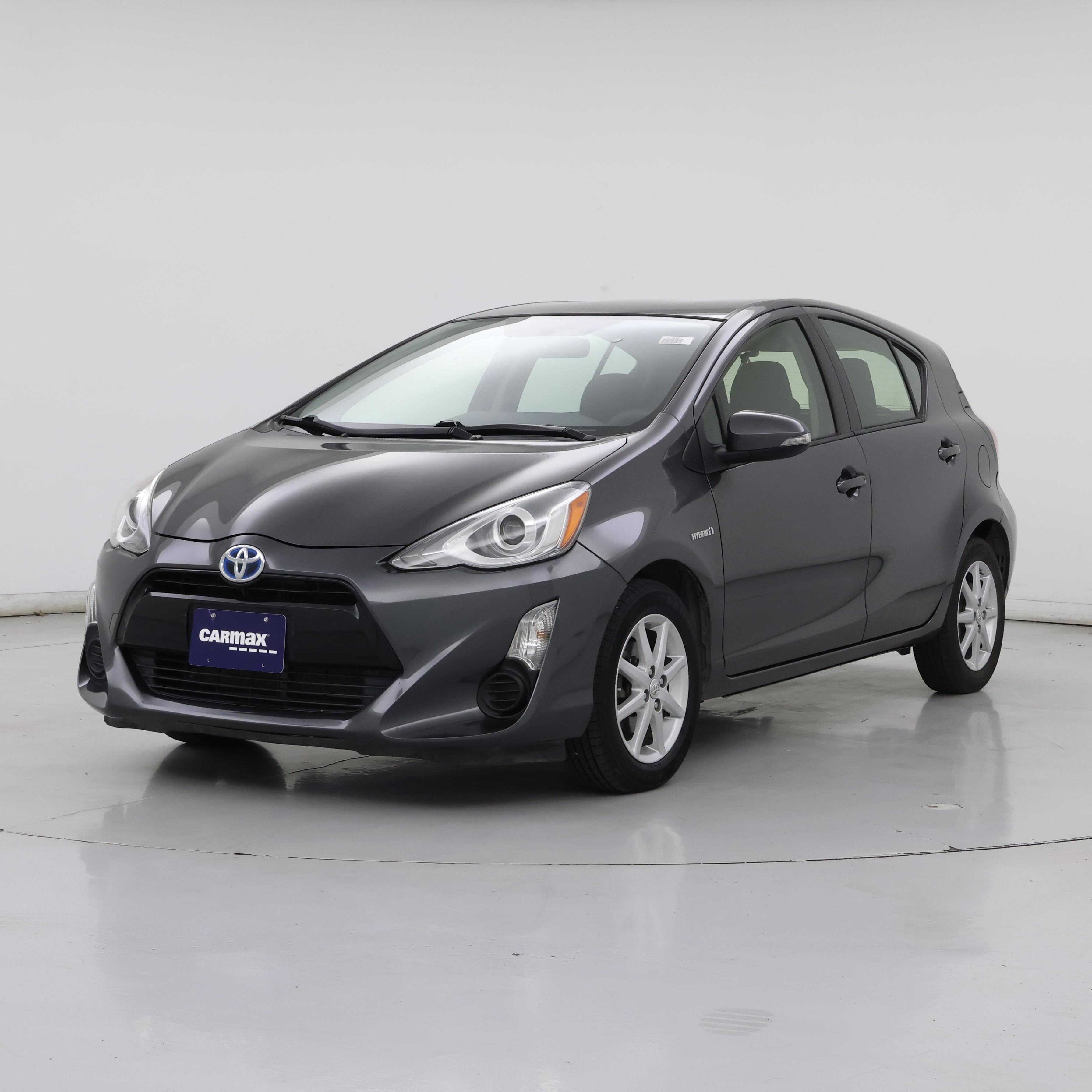Thumbnail: 2015 Toyota Prius c - 4