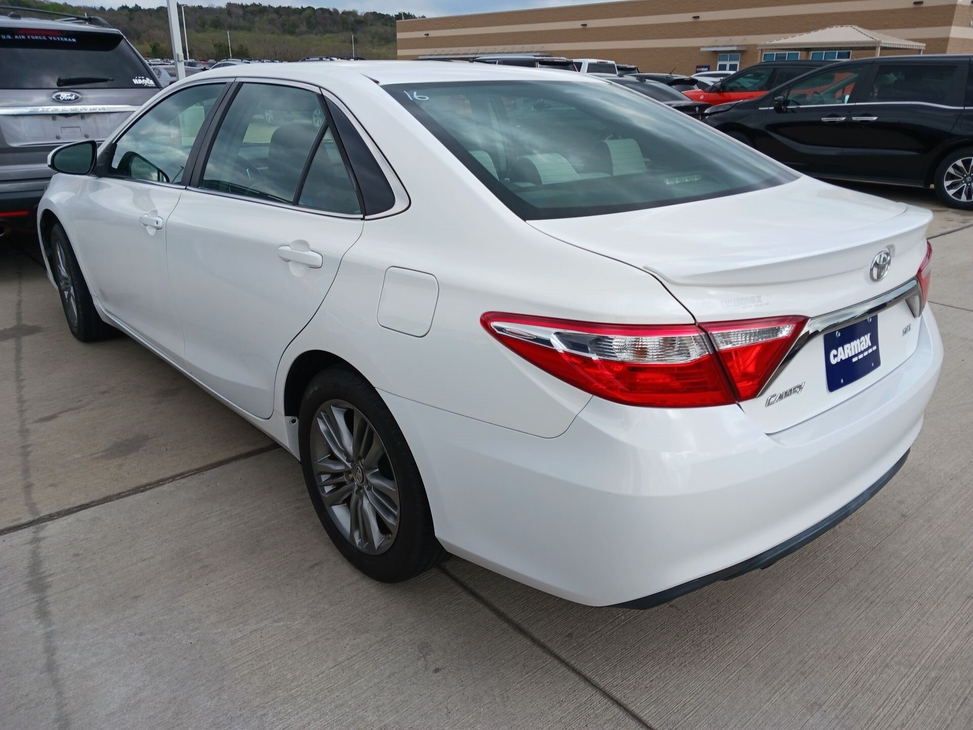 Thumbnail: 2015 Toyota Camry - 4