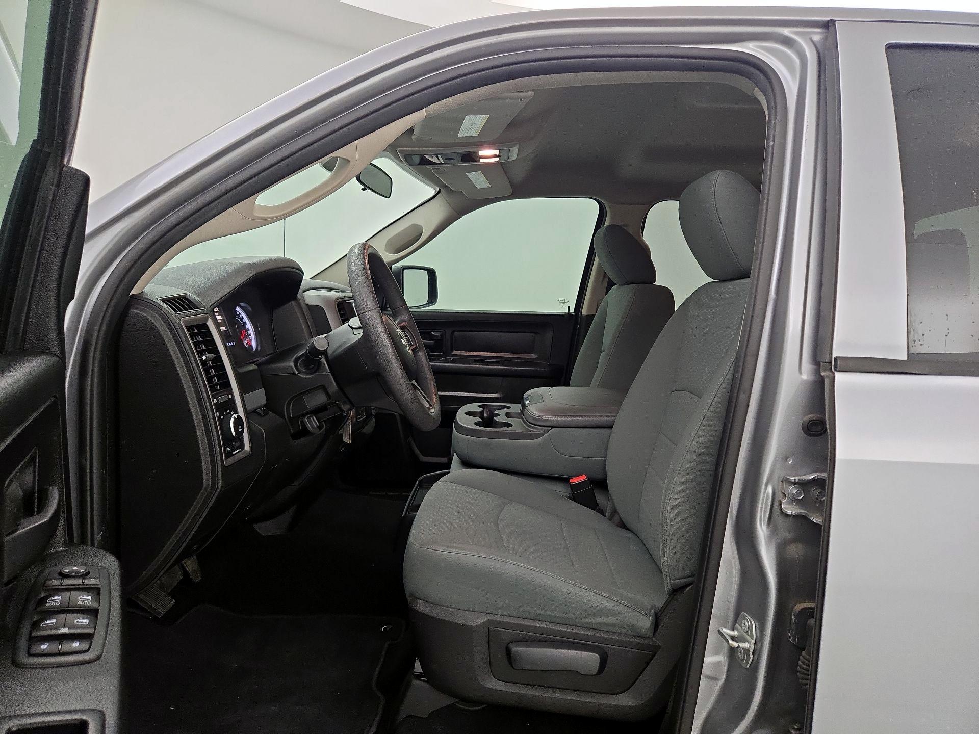 Thumbnail: 2019 RAM 1500 Classic - 11