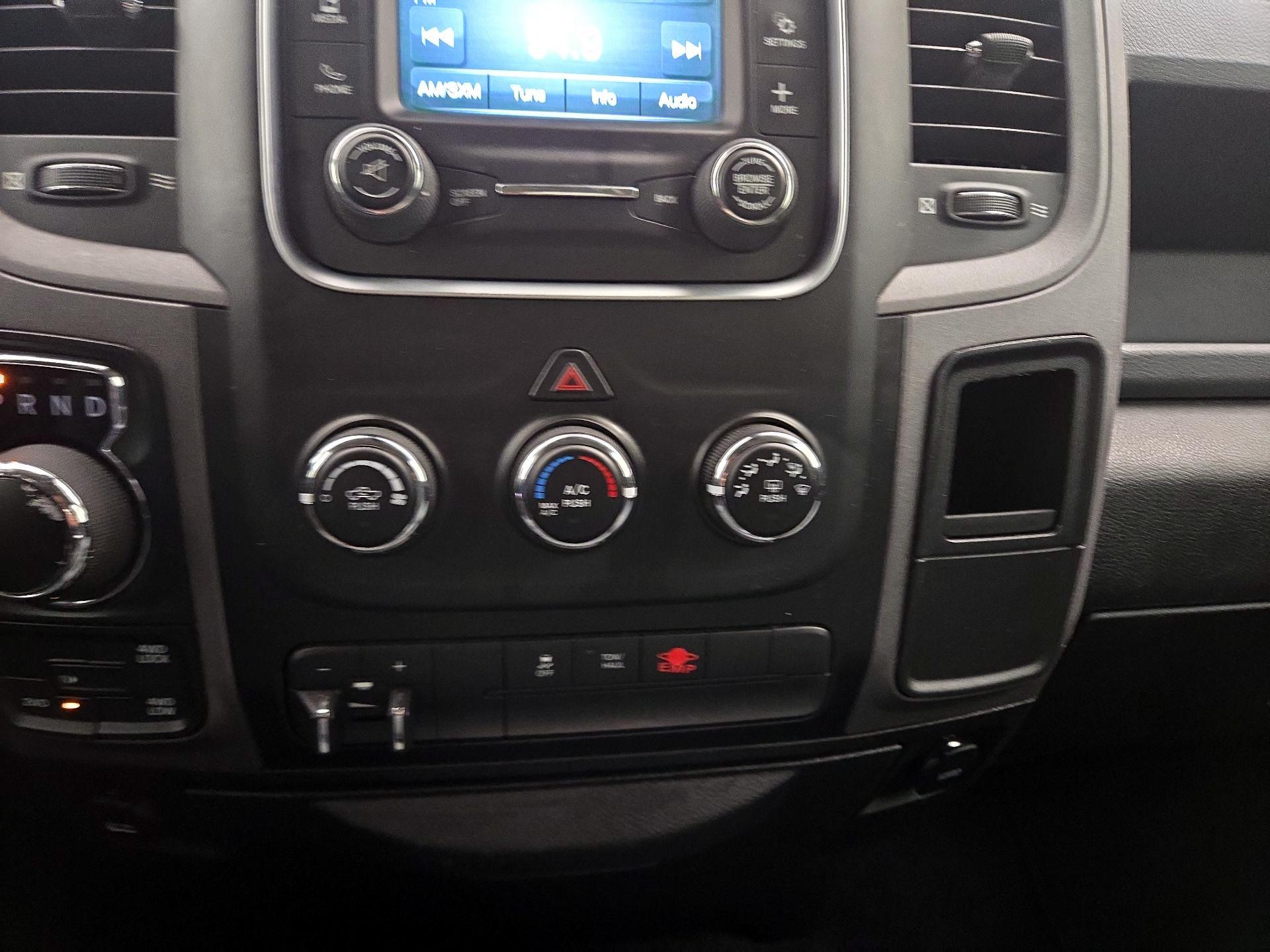 Thumbnail: 2019 RAM 1500 Classic - 16