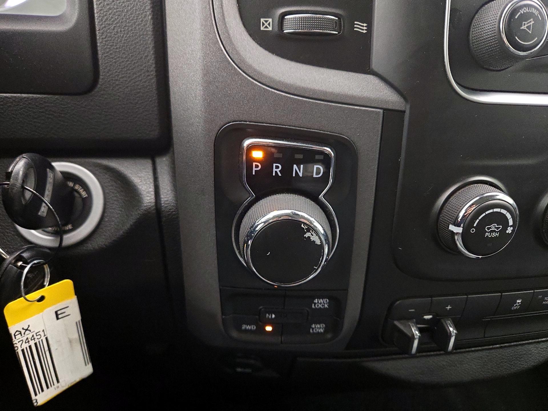 Thumbnail: 2019 RAM 1500 Classic - 17