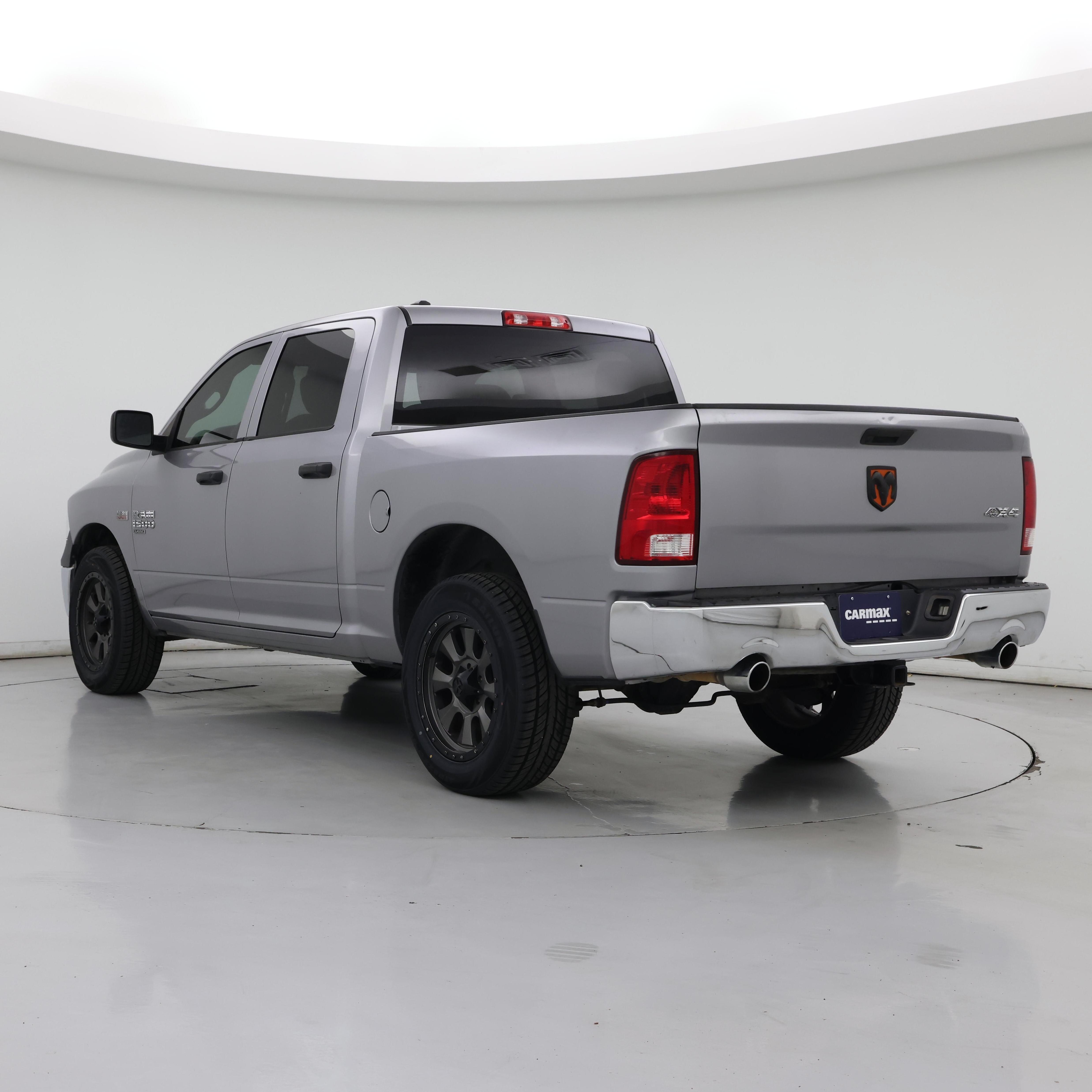 Thumbnail: 2019 RAM 1500 Classic - 2