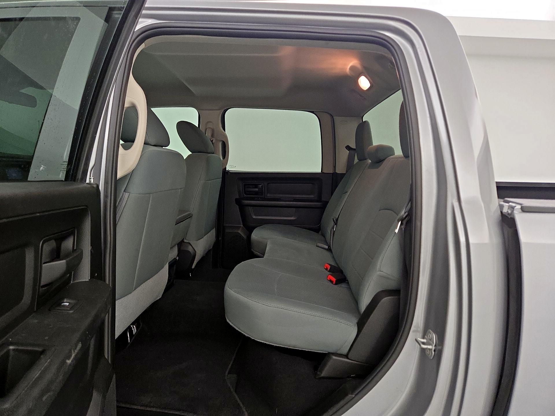 Thumbnail: 2019 RAM 1500 Classic - 19