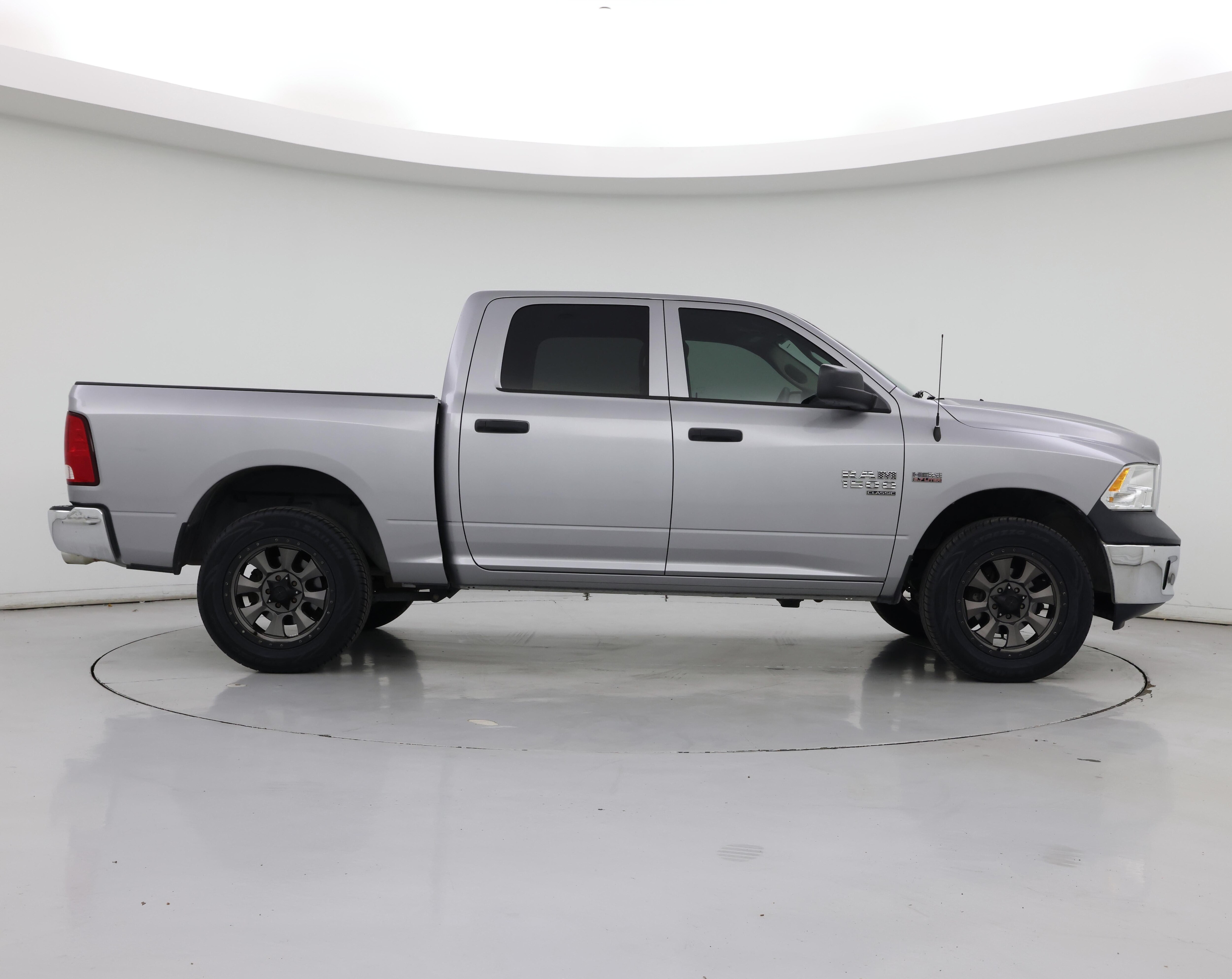 Thumbnail: 2019 RAM 1500 Classic - 7