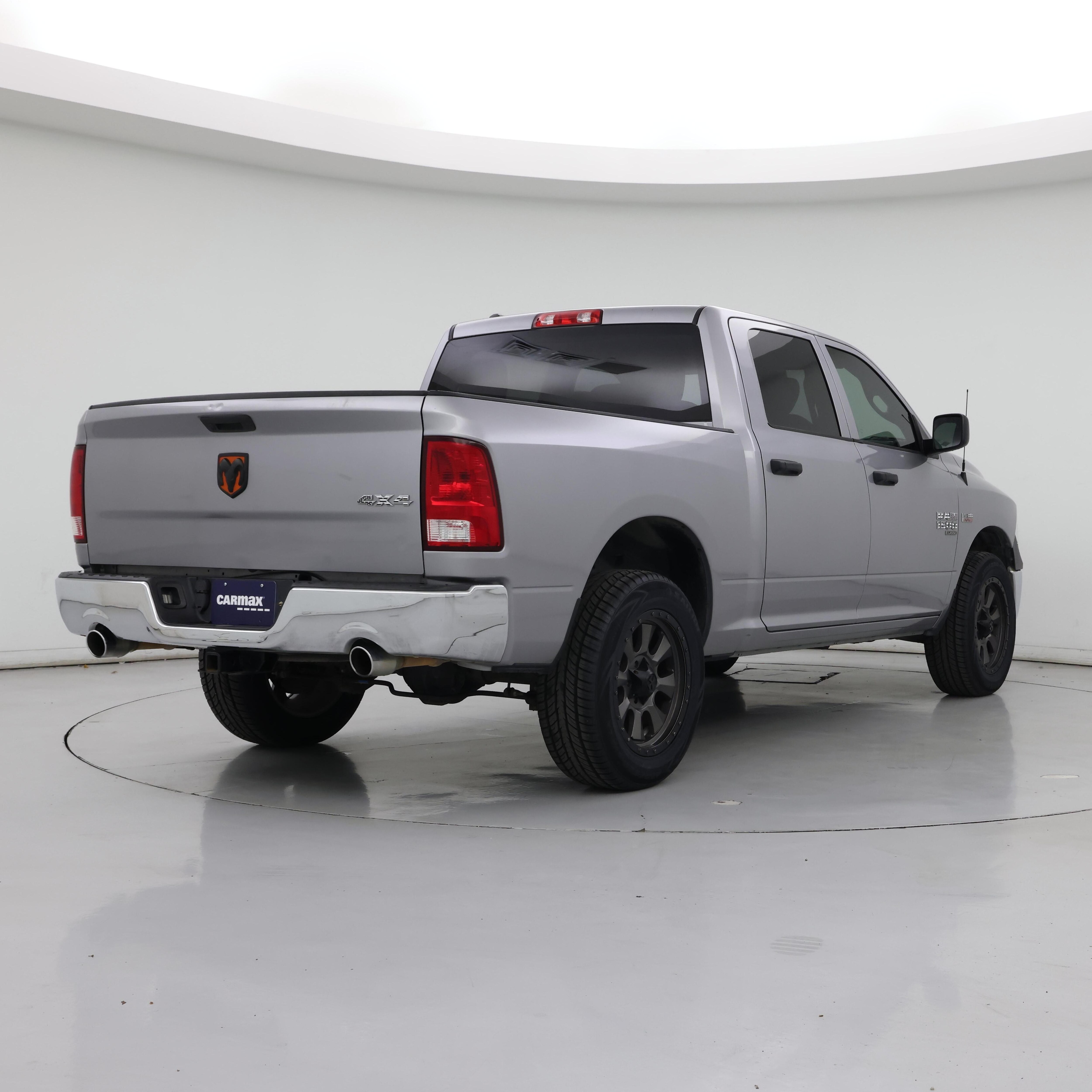 Thumbnail: 2019 RAM 1500 Classic - 8