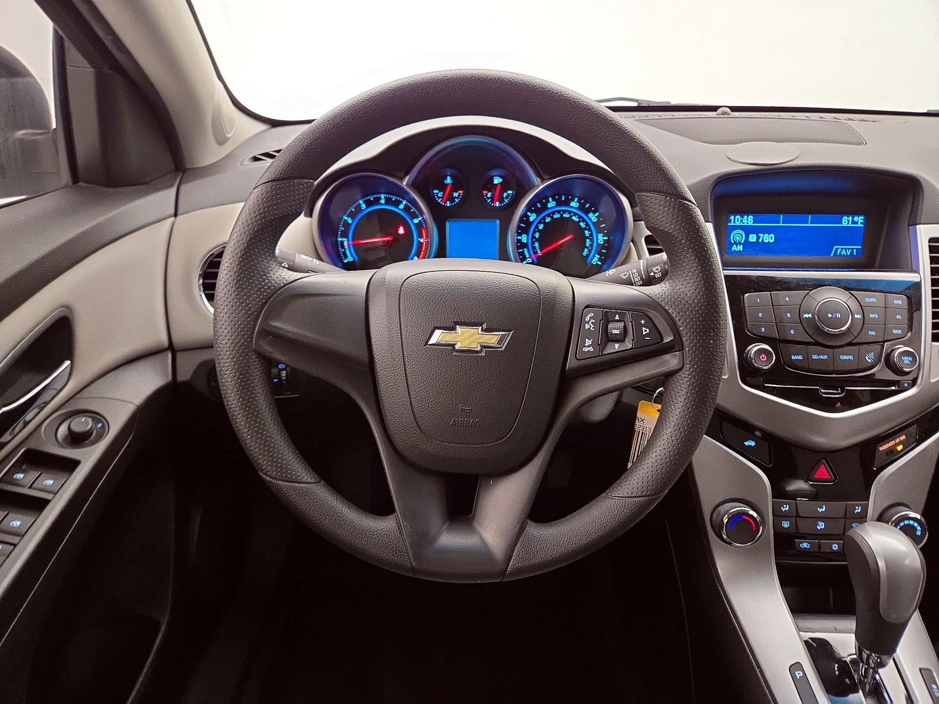 Thumbnail: 2015 Chevrolet Cruze - 10