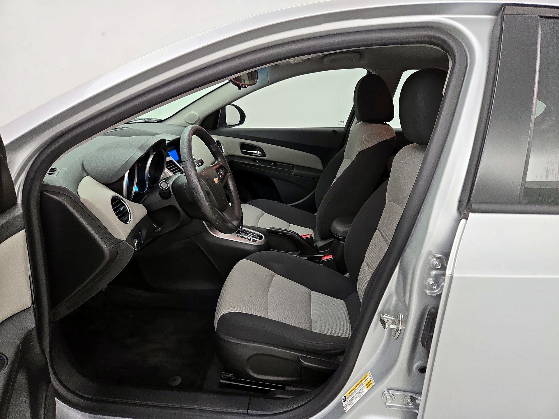 Thumbnail: 2015 Chevrolet Cruze - 11