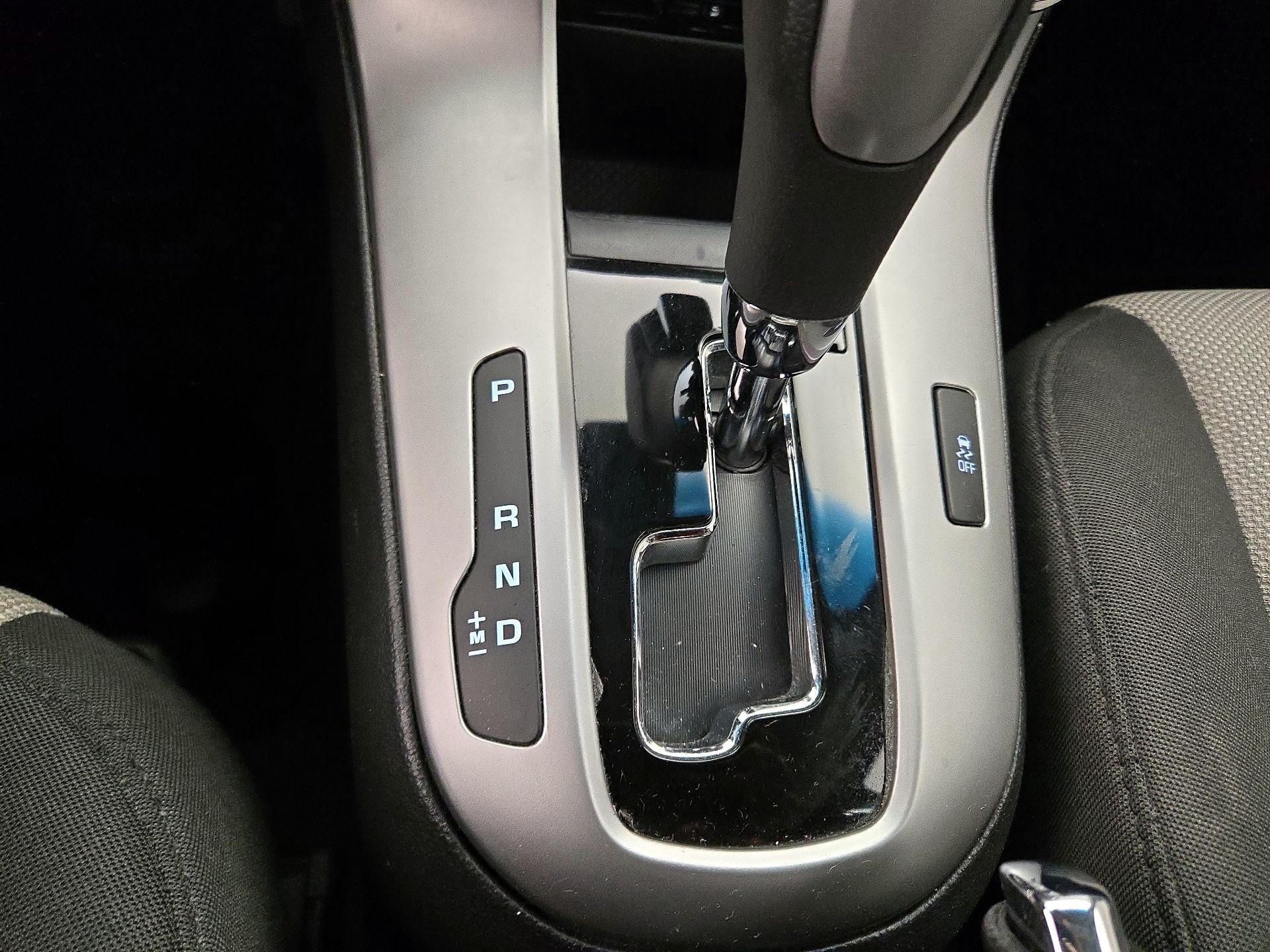 Thumbnail: 2015 Chevrolet Cruze - 16